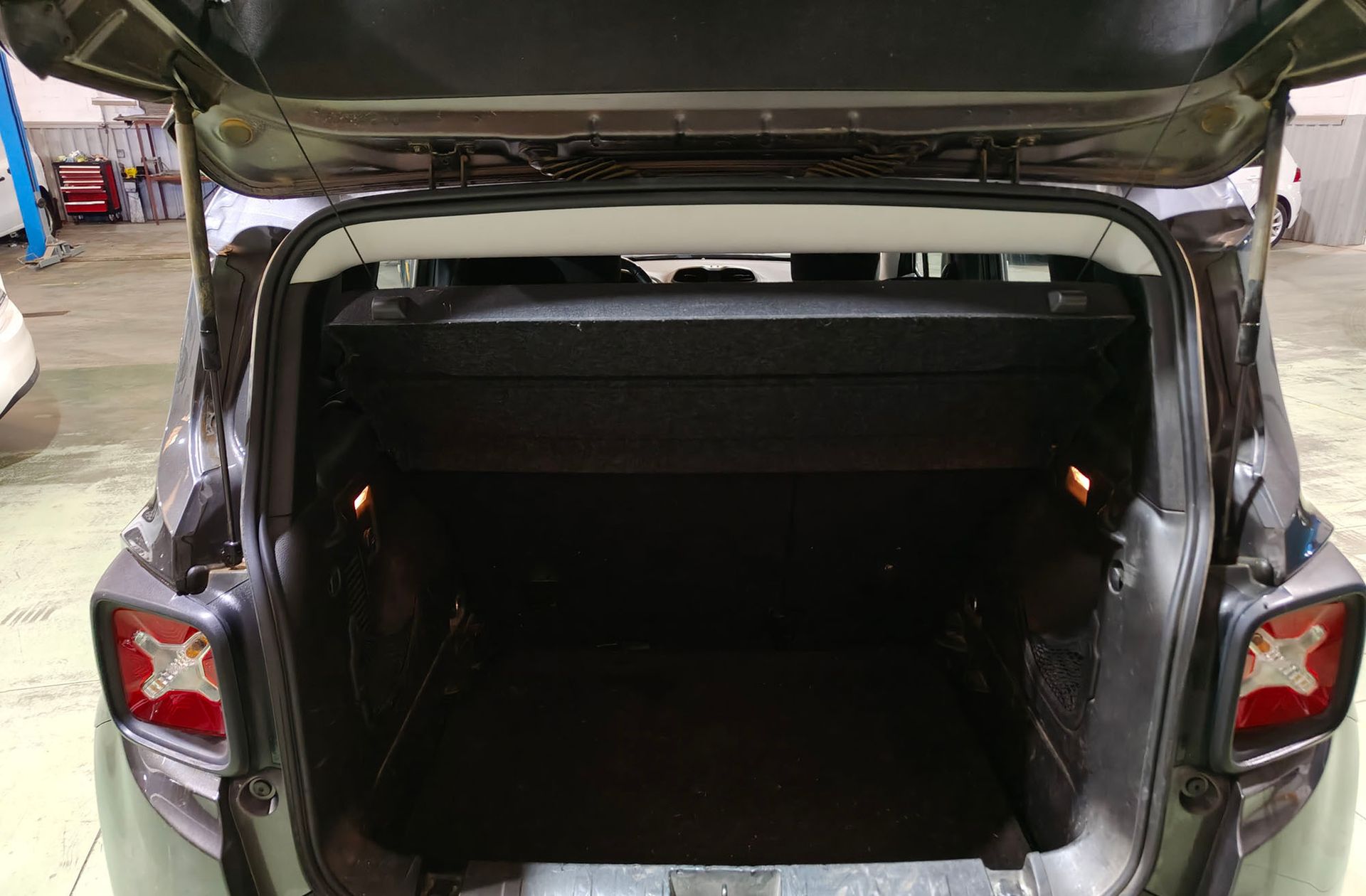 Jeep Renegade 1.4 MultiAir Longitude 4x2 - foto 14