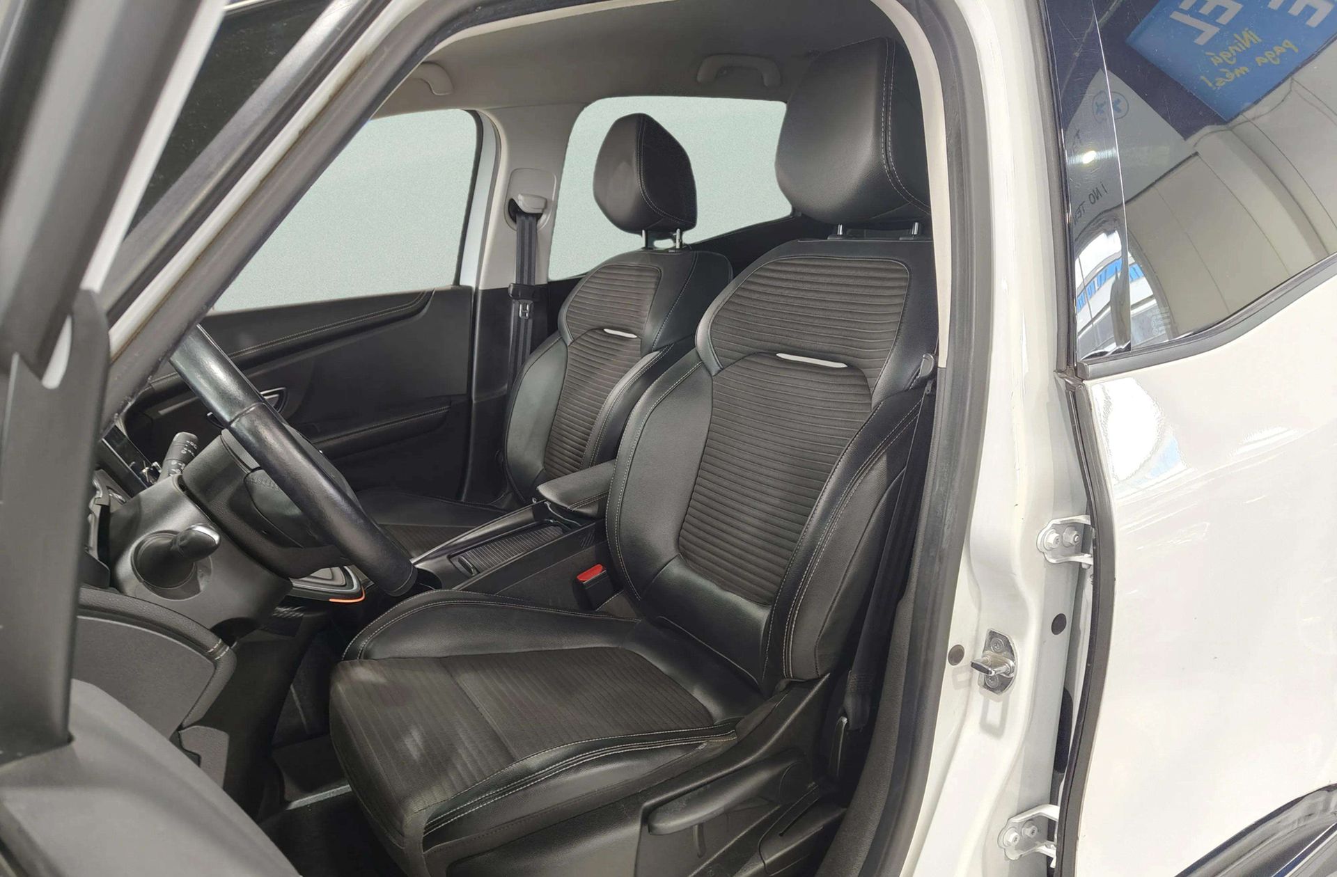 Renault Scénic Zen TCe GPF EDC - foto 11