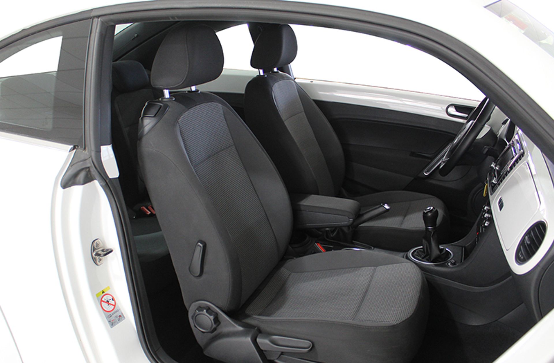 Volkswagen Beetle 1.6 TDI Design - foto 18