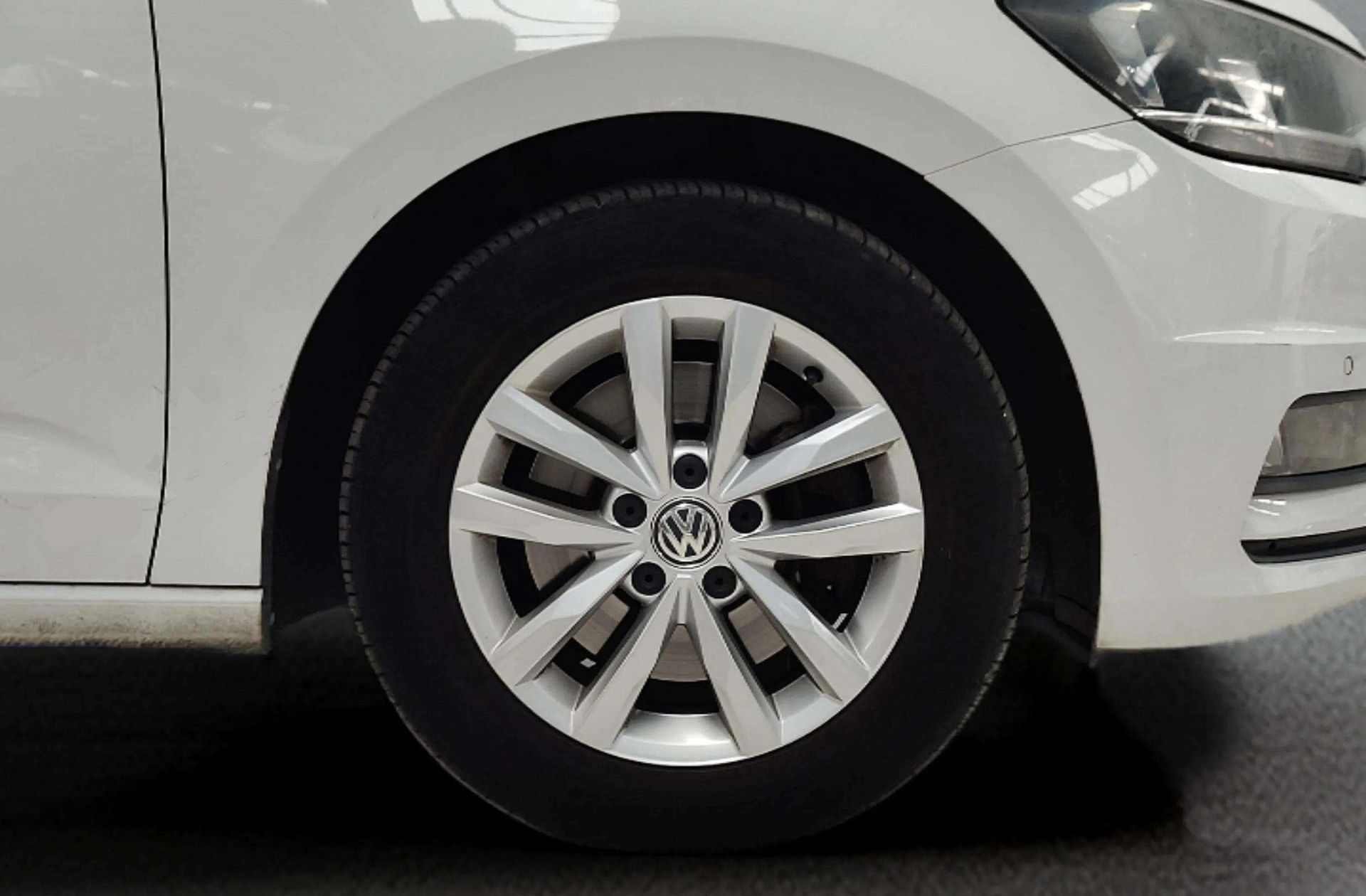 Volkswagen Touran Advance 1.6 TDI 7 plazas - foto 35