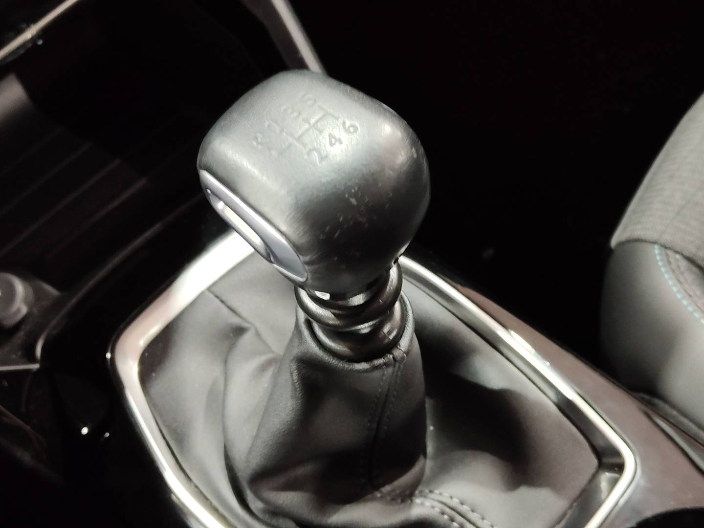 Foto Peugeot 208 Peugeot 208 PureTech 100 Allure  (100 CV)