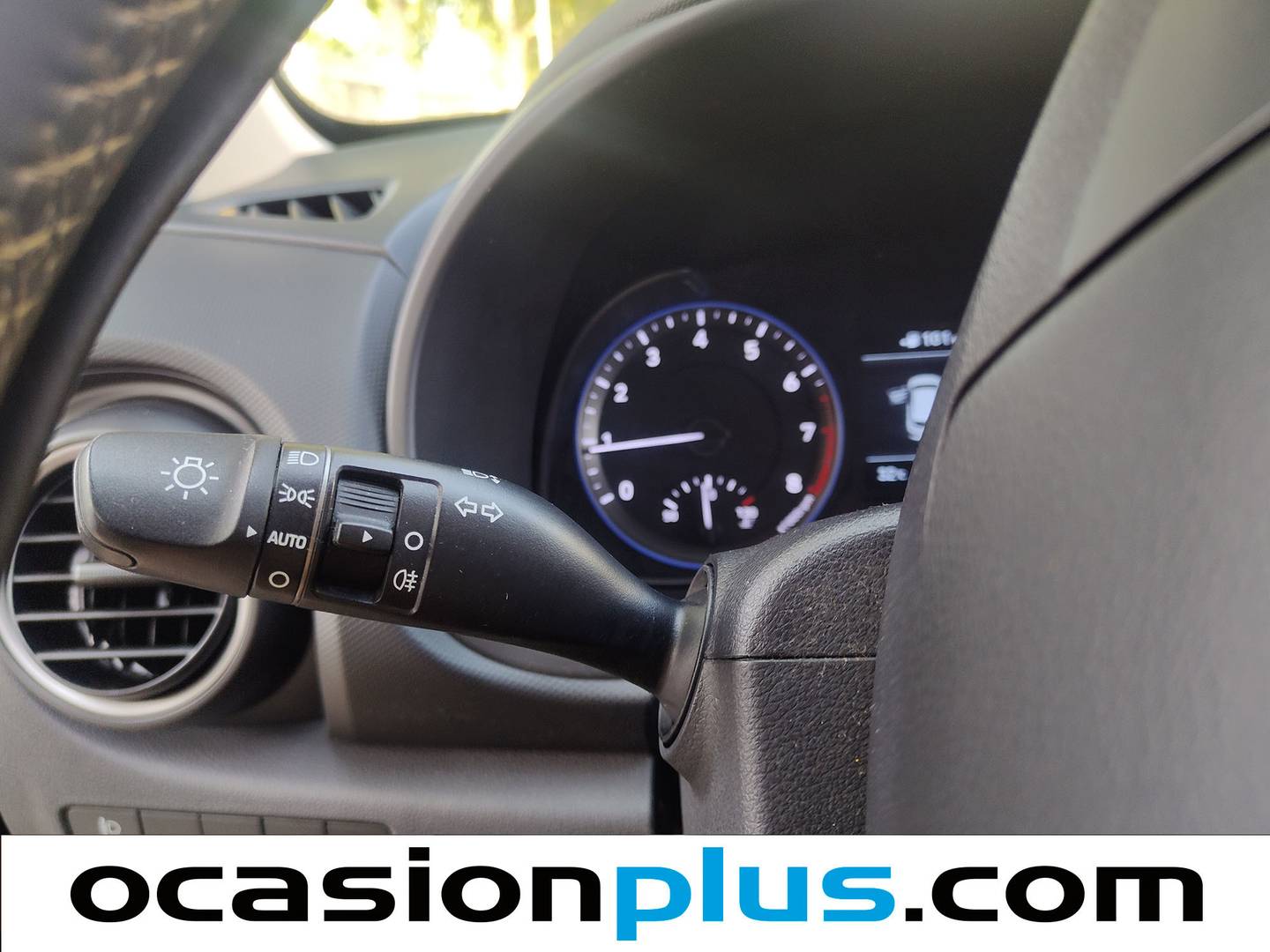 Equipamiento del Hyundai Kona Hyundai Kona 1.0 TGDi Essence 4x2 (120 CV)