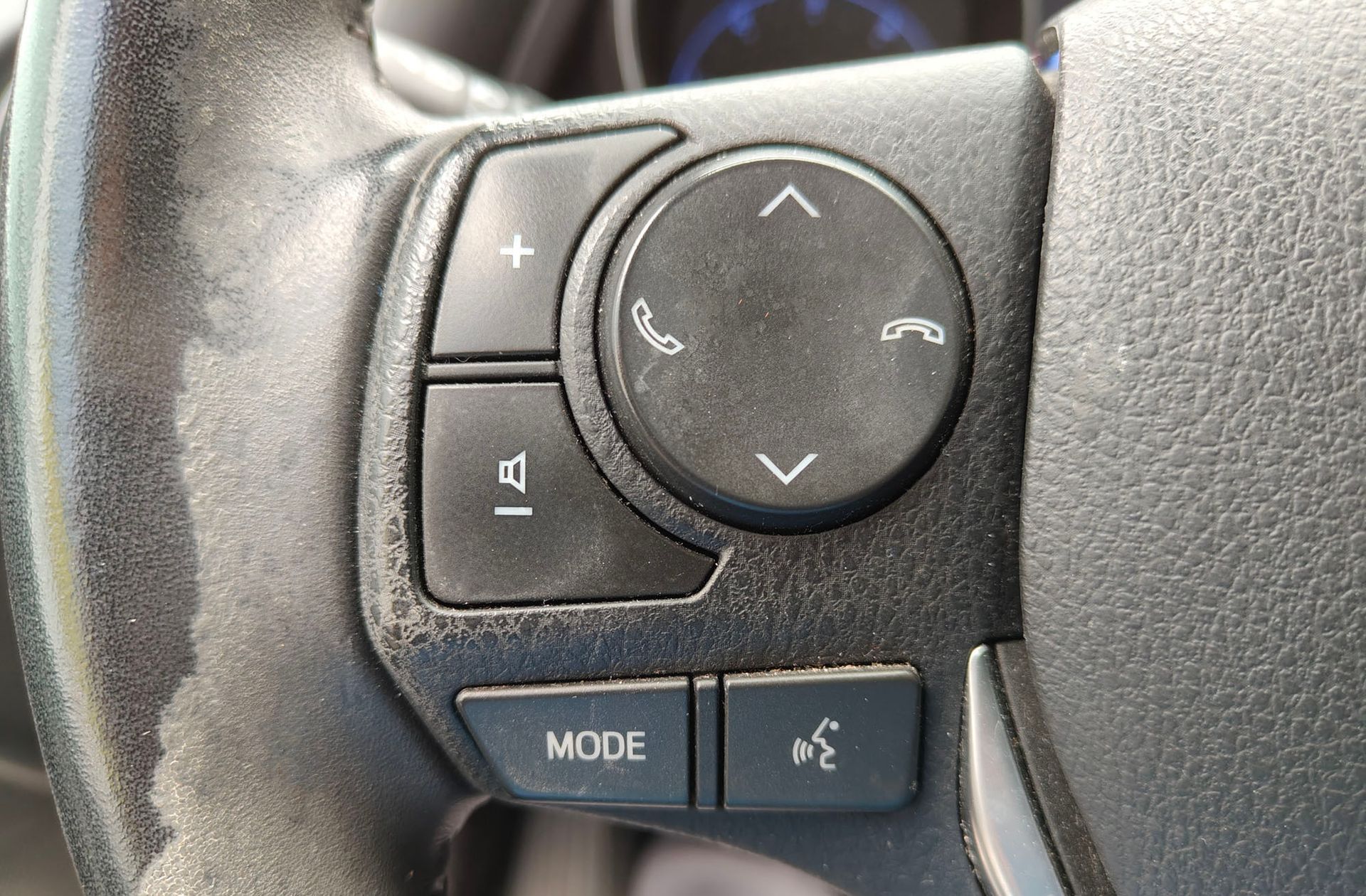 Toyota Auris 1.4 90 D Active - foto 24