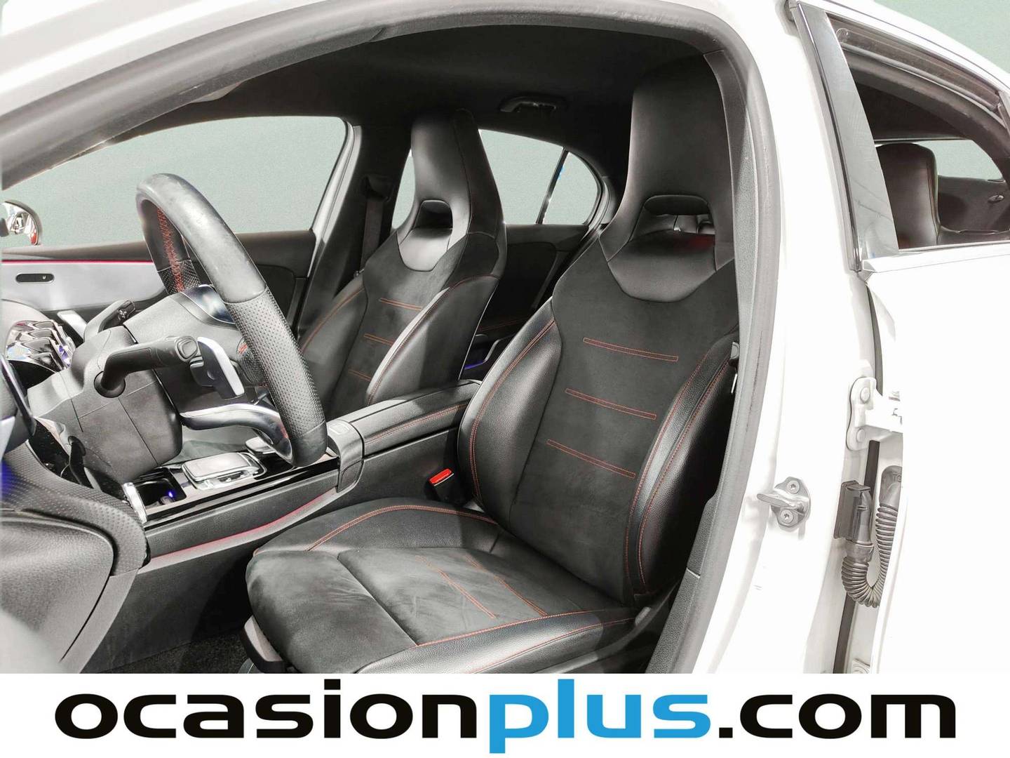 Foto asientos delanteros Mercedes Clase A Mercedes-Benz Clase A 180 d Pack AMG (116 CV)