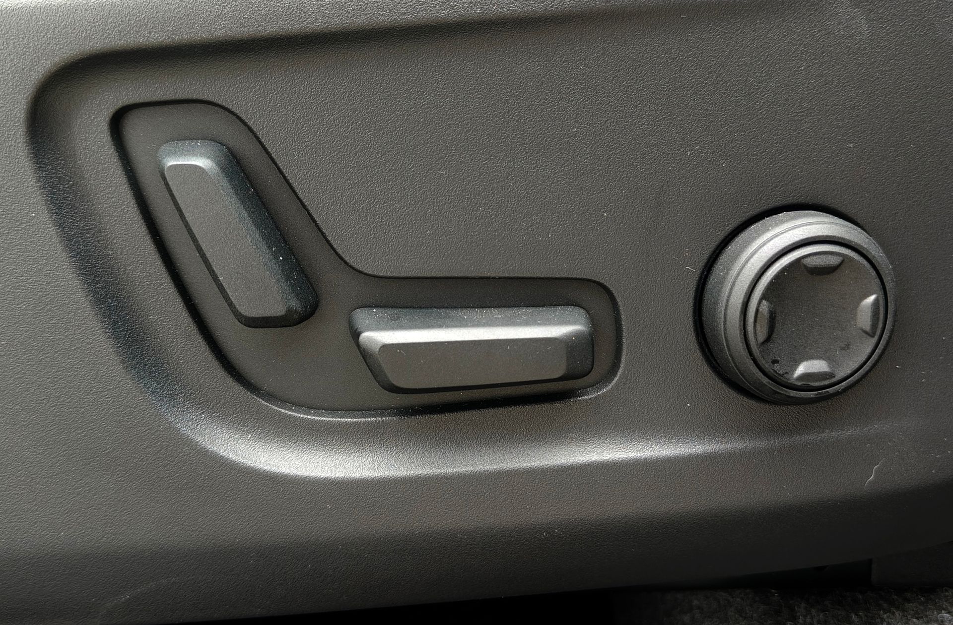 Volvo XC40 B3 Gasolina Mild hybrid Plus Dark - foto 19
