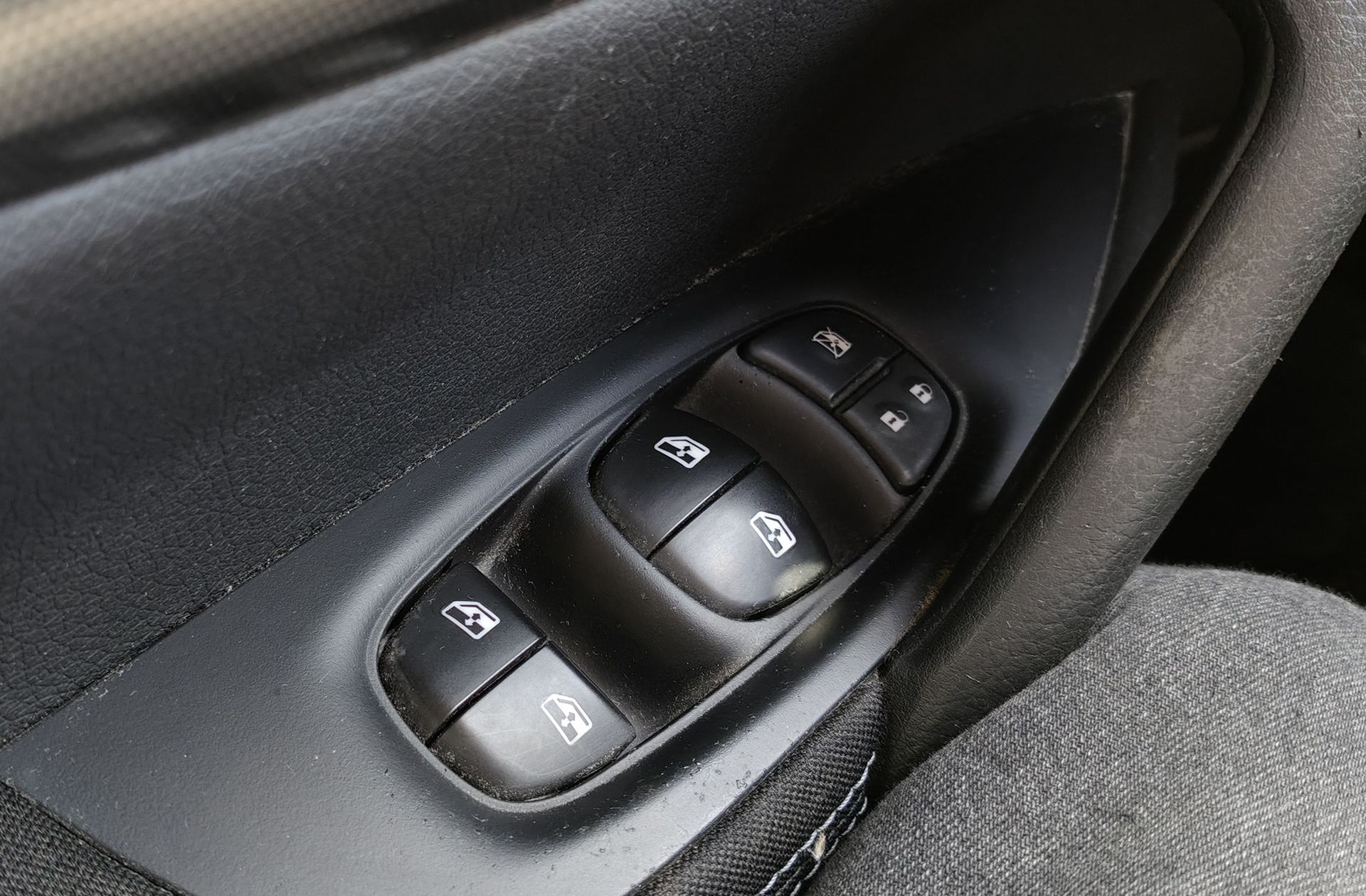 Nissan Qashqai DIG-T 115 N-Connecta - foto 21