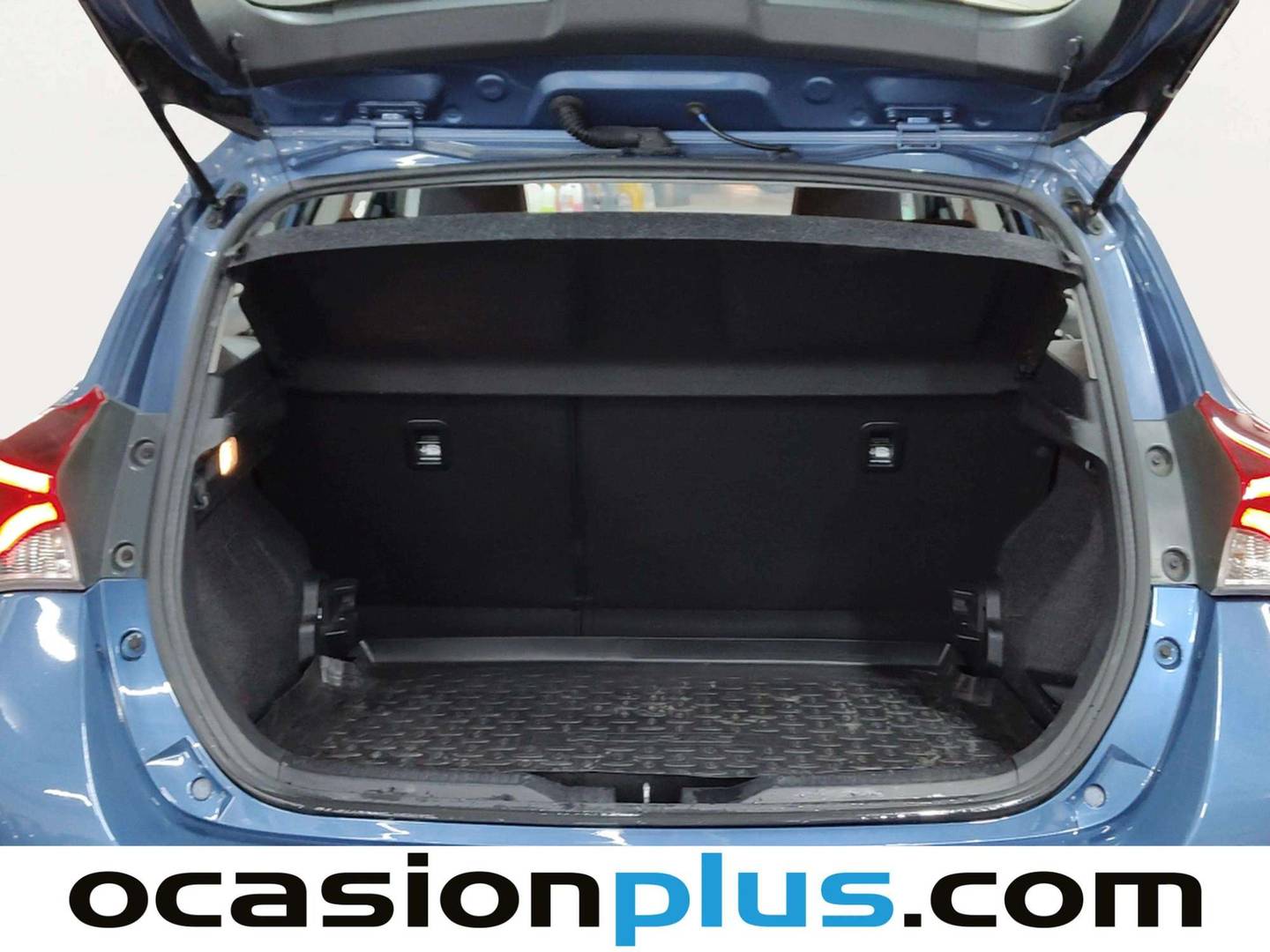 Fotos maletero Toyota Auris Toyota Auris 140H Hybrid Active (136 CV)