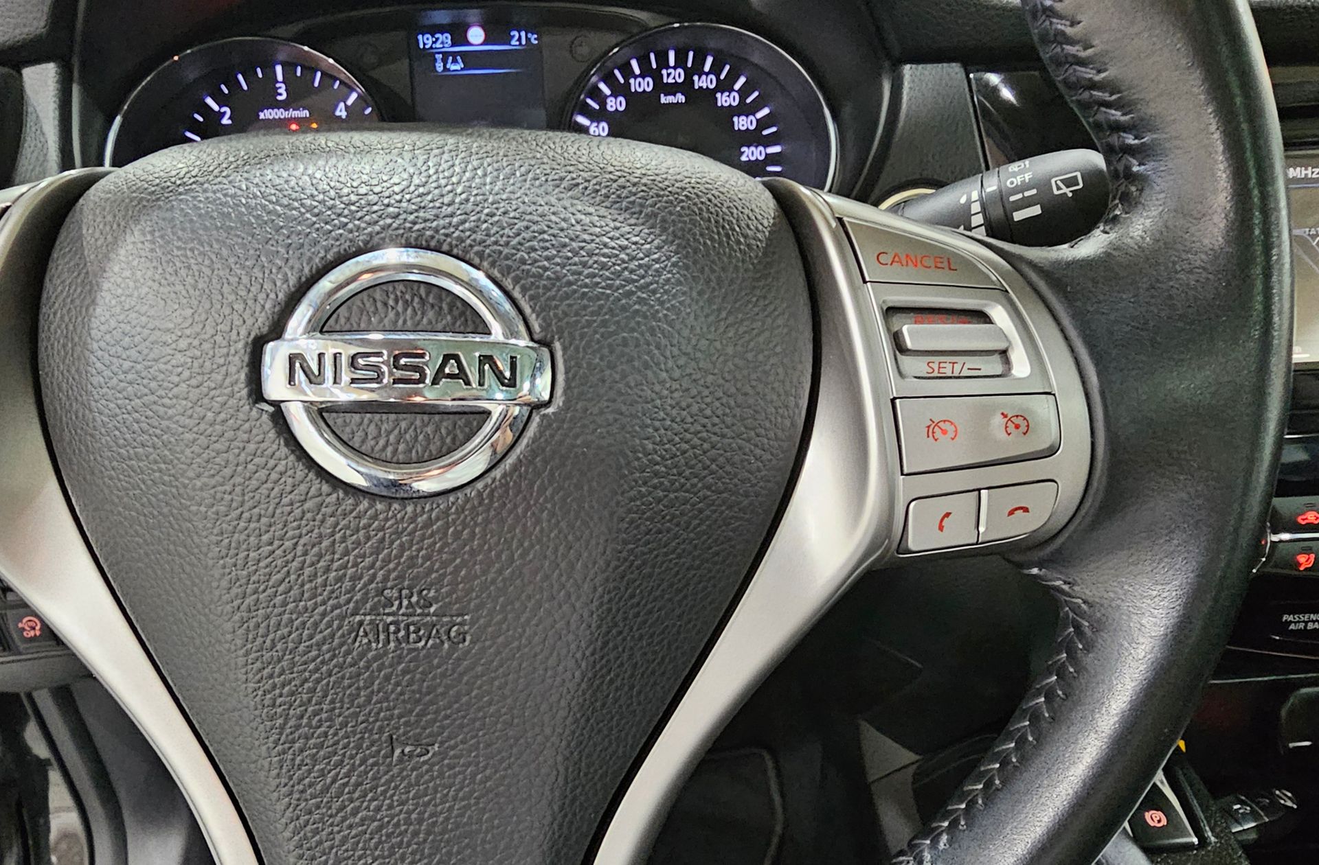 Nissan Qashqai 1.6 dCi N-Connecta 4x2 - foto 23