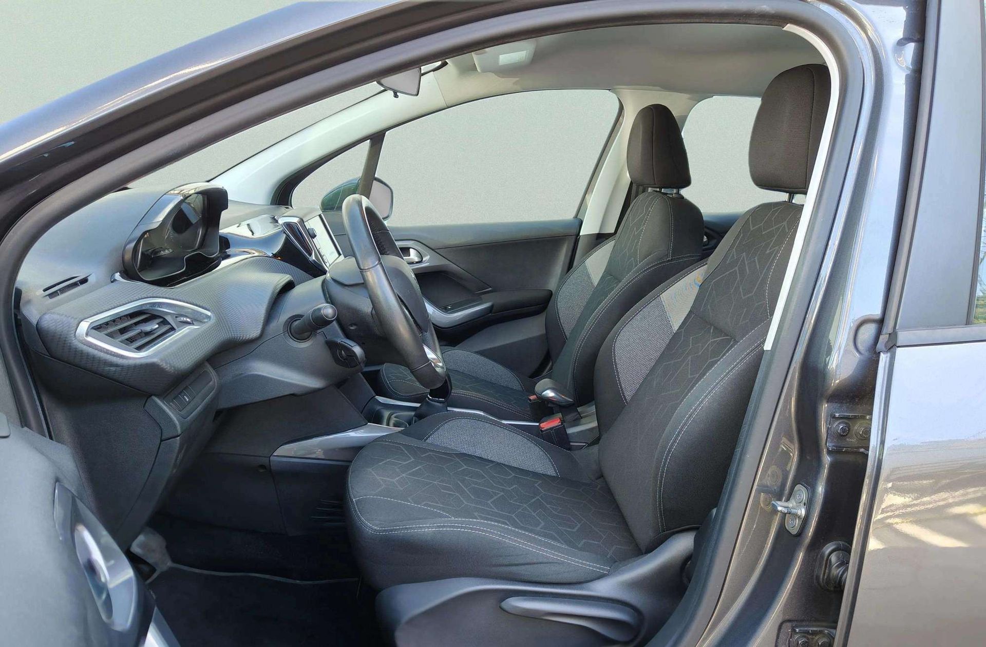 Peugeot 2008 BlueHDi 100 Active - foto 9