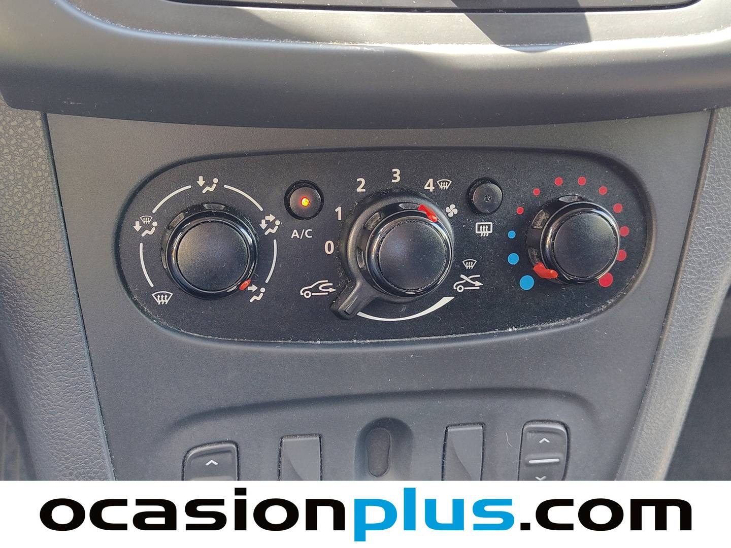 Extras y acabados del Dacia Sandero Dacia Sandero Ambiance dCi (75 CV)