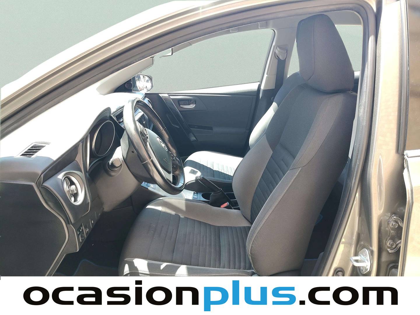 Foto asientos delanteros Toyota Auris Toyota Auris 1.8 Hybrid Active (136 CV)