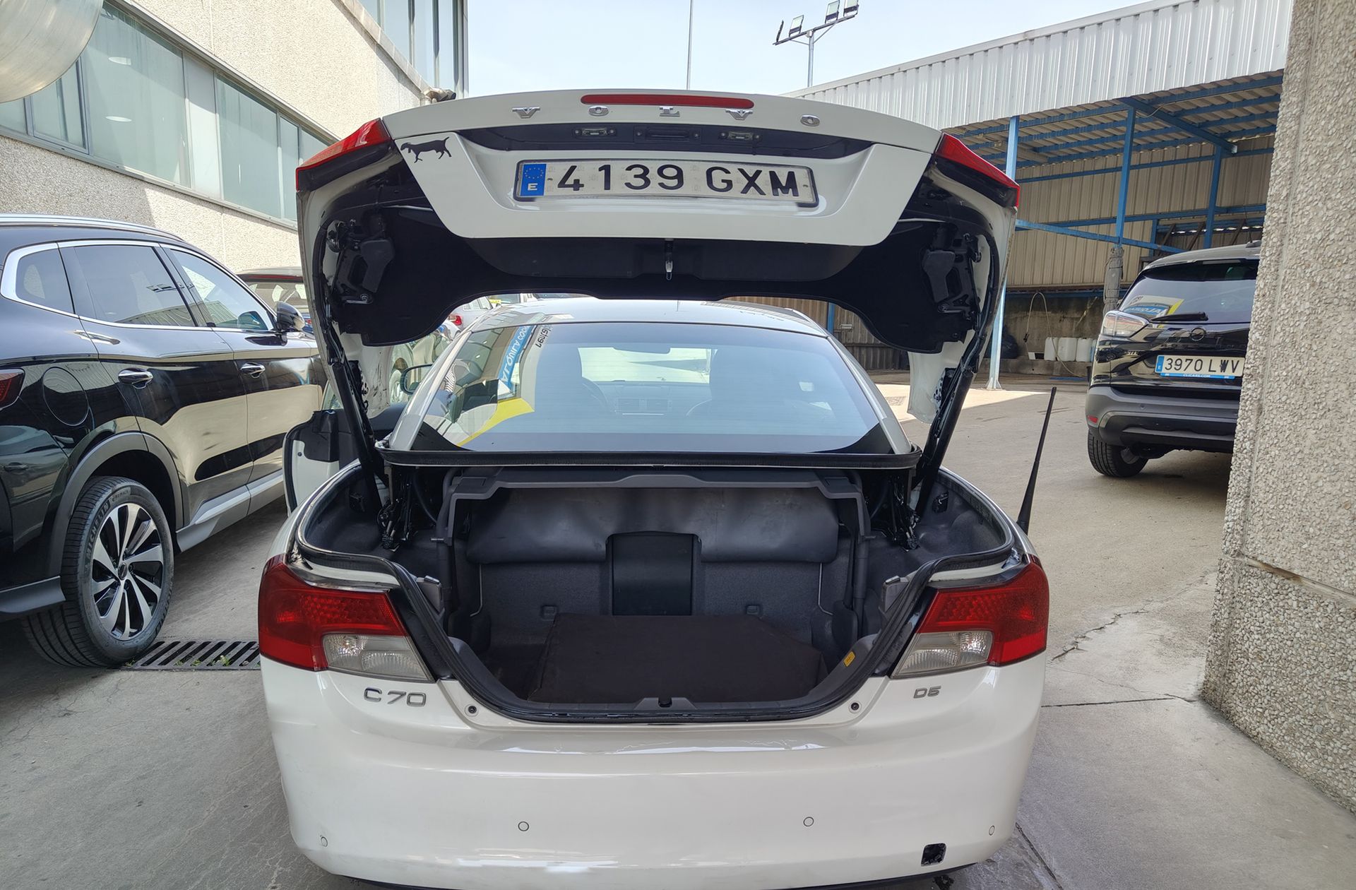 Volvo C70 2.0 D Momentum - foto 13