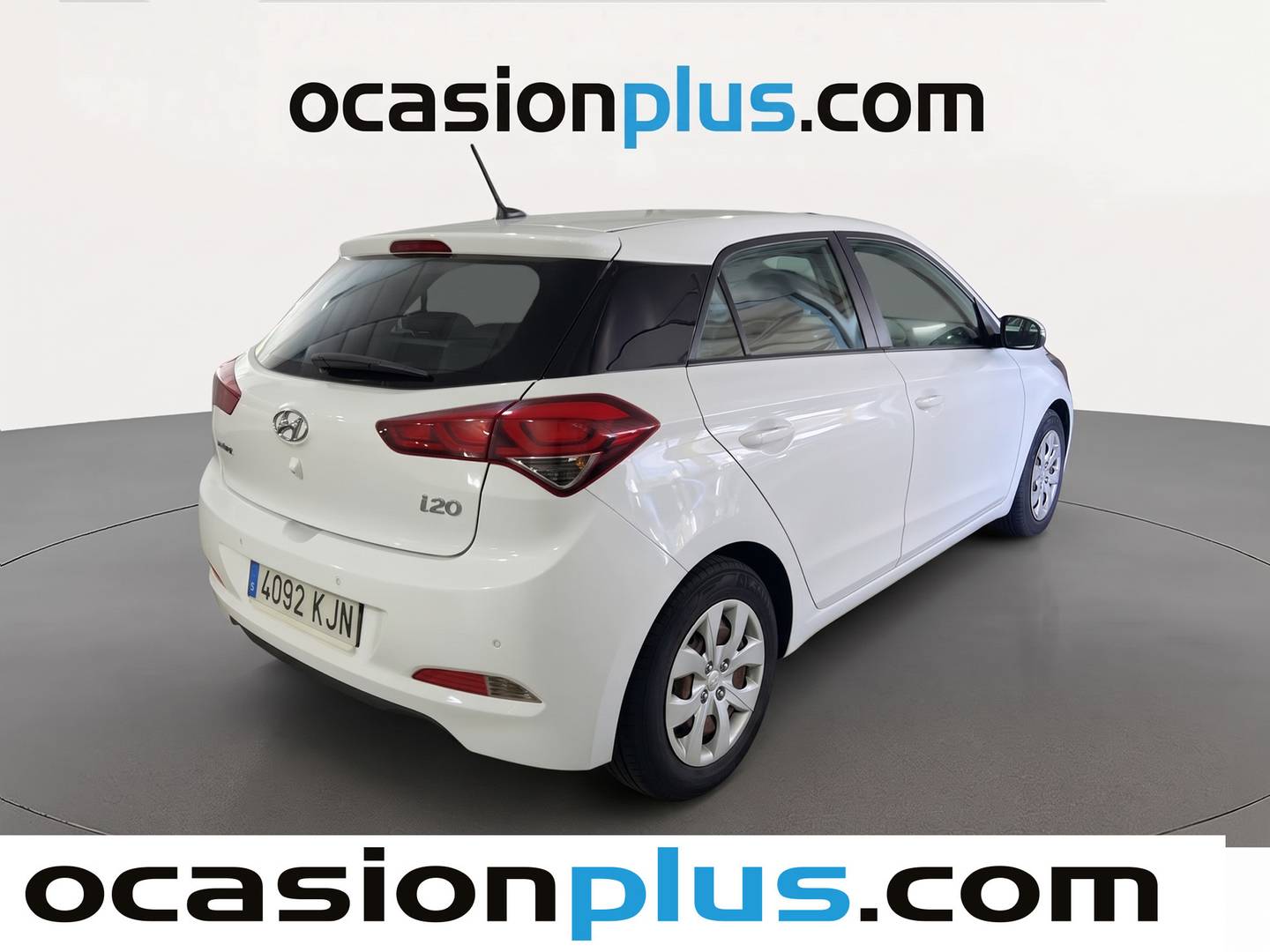 Foto trasera Hyundai i20 Hyundai i20 1.4 MPI Link Auto (100 CV) derecha