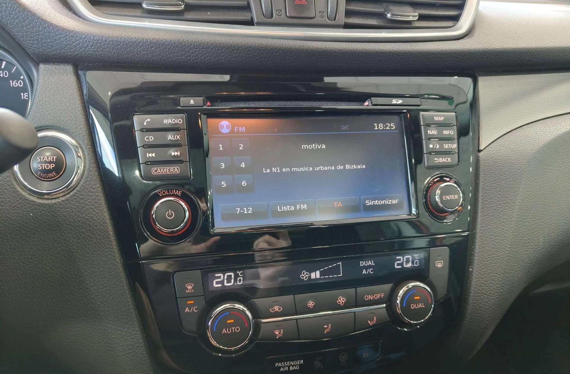 Nissan Qashqai DIG-T 115 N-Connecta Xtronic - foto 40