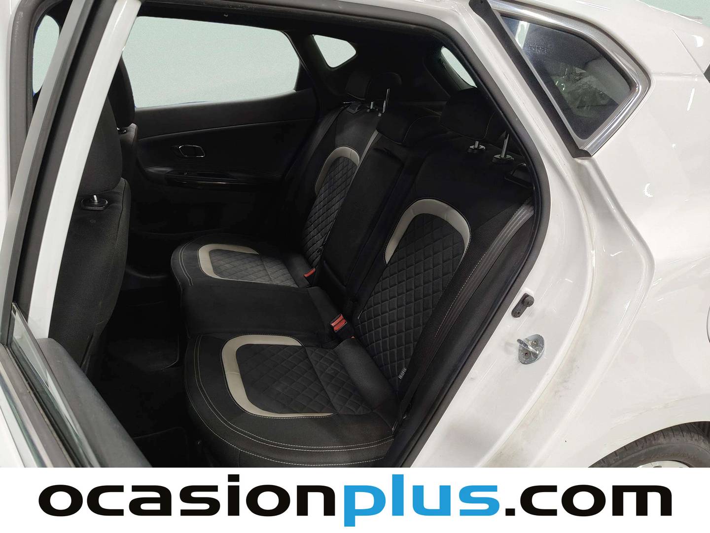 Foto asientos traseros KIA Ceed KIA Ceed 1.6 CRDi VGT GT Line (136 CV)