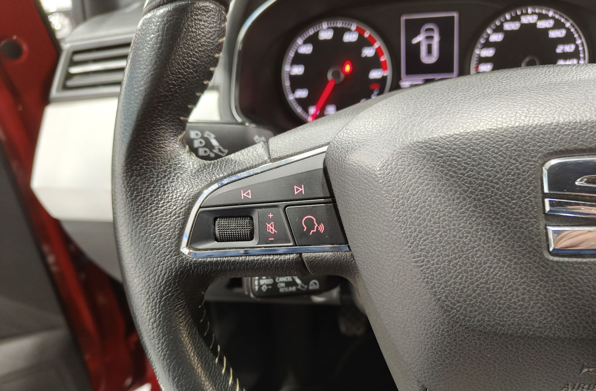 SEAT Arona 1.0 TSI Ecomotive Xcellence - foto 25