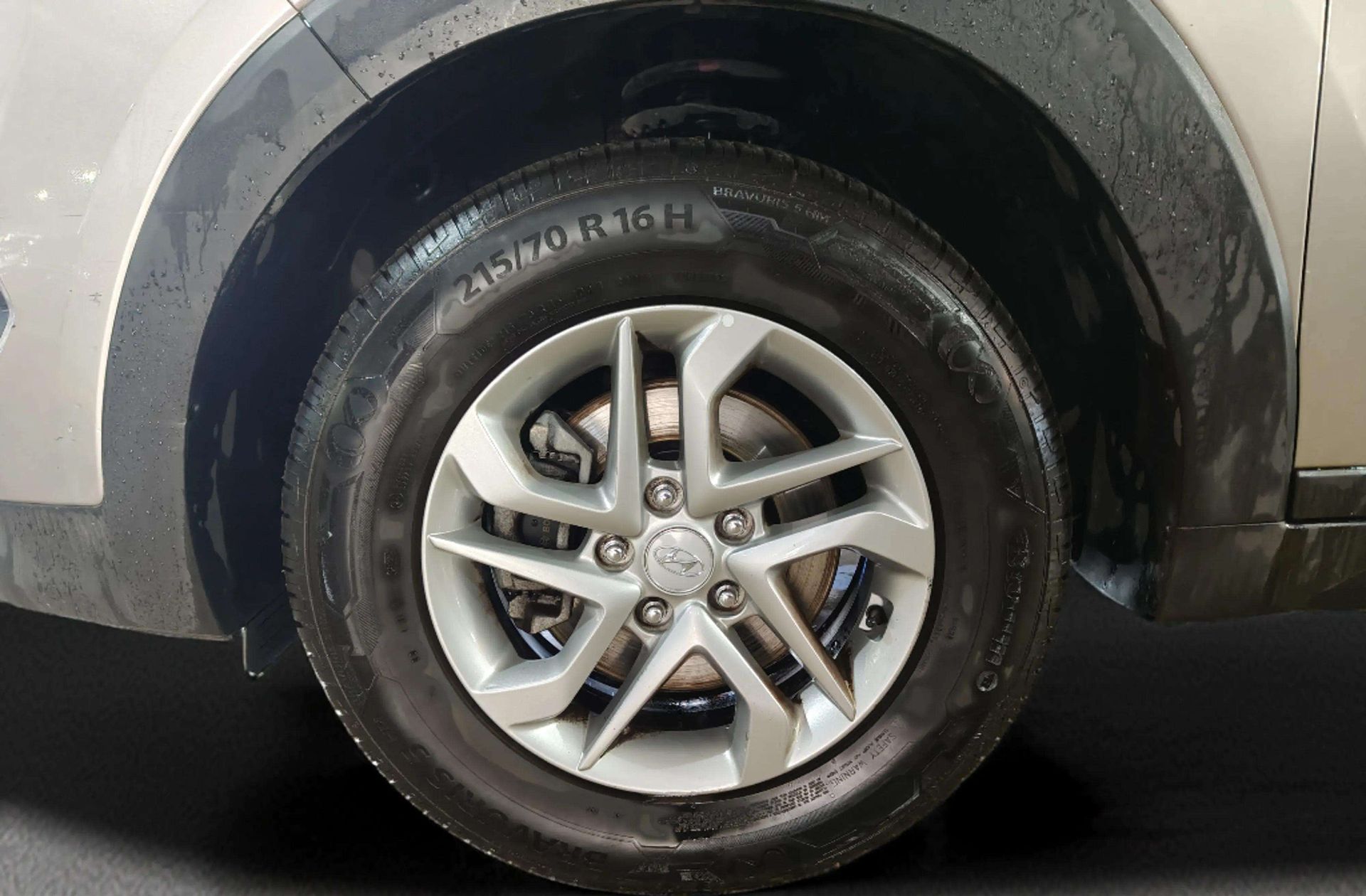 Hyundai Tucson 1.6 GDI BlueDrive Essence 4x2 - foto 31