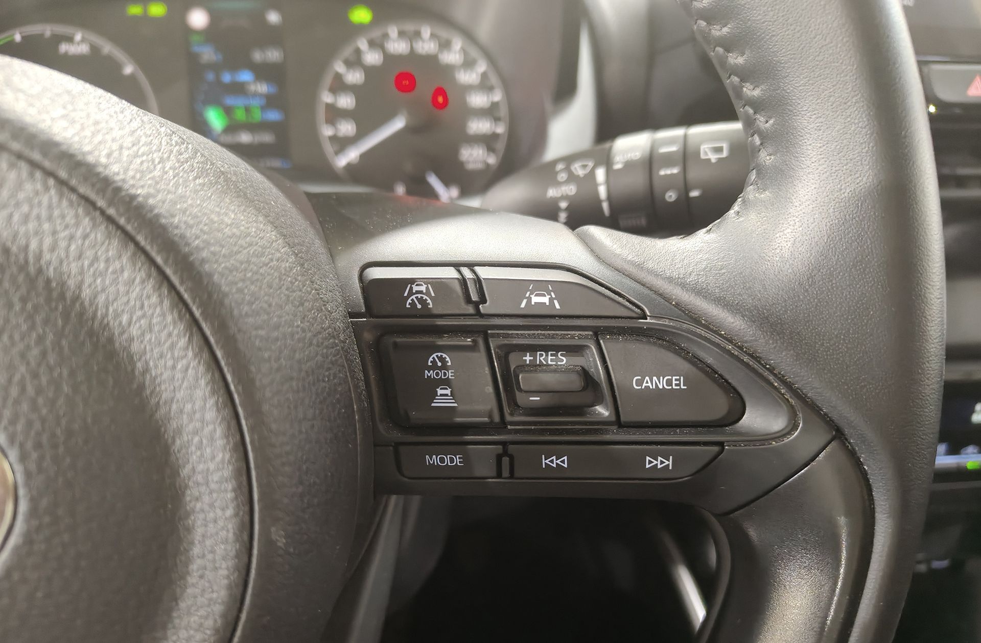 Toyota Yaris 120H Active Plus - foto 21