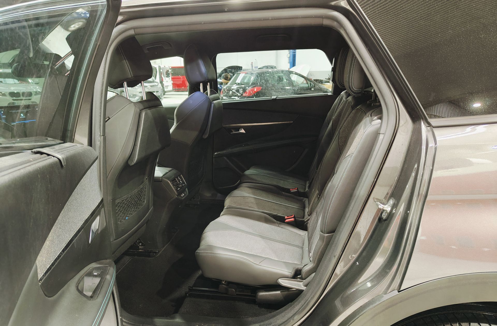 Peugeot 5008 PureTech 130 Allure Pack EAT8 7 plazas - foto 14
