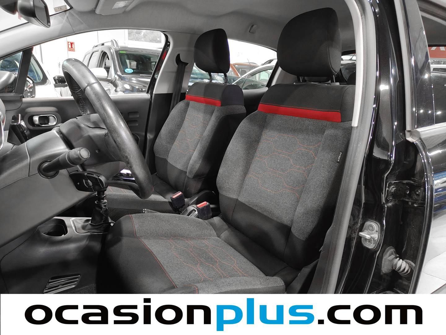 Foto asientos delanteros Citroën C3 Citroën C3 PureTech 110 S&S Shine (110 CV)
