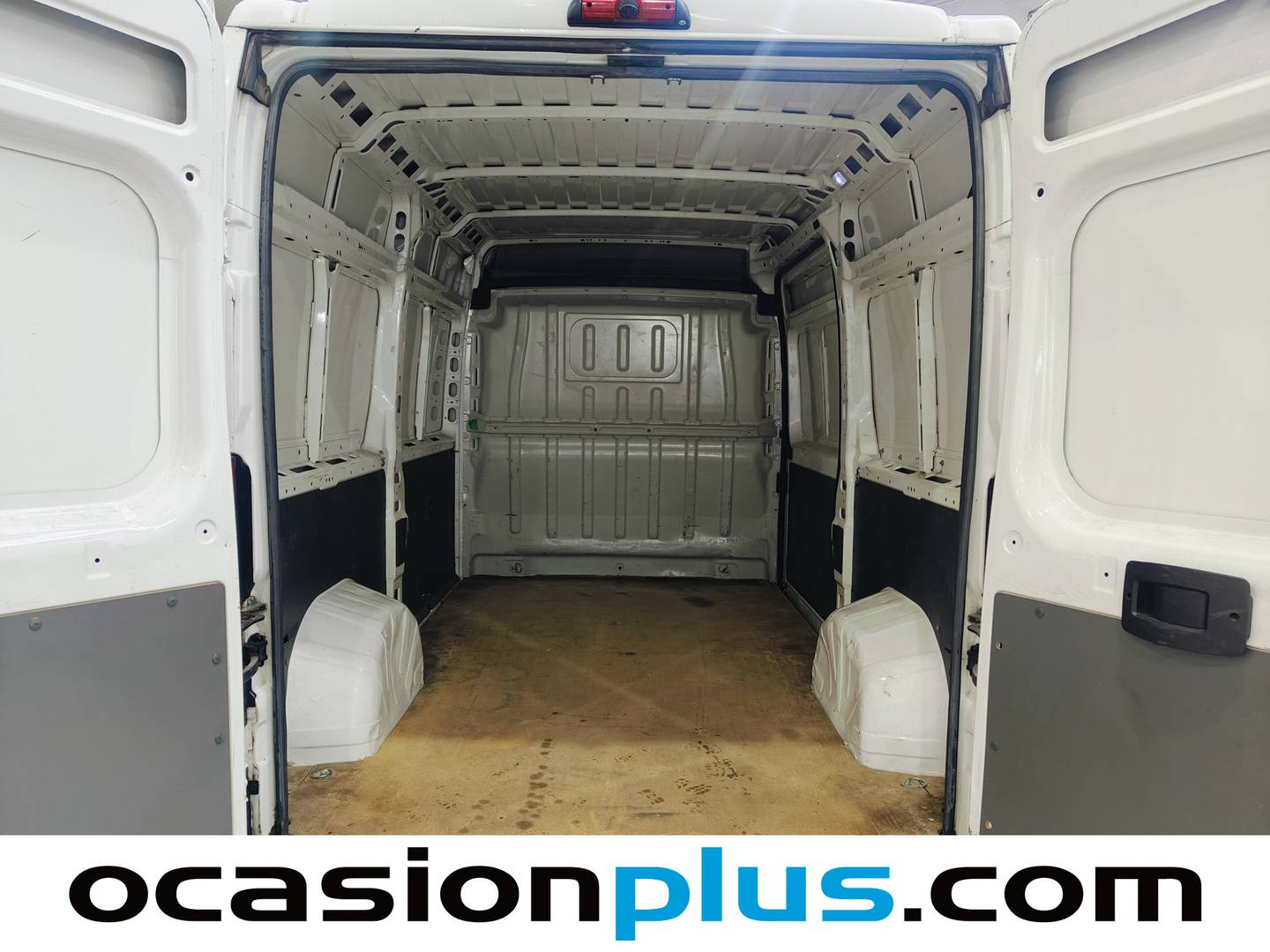 Foto asientos traseros Peugeot Boxer Peugeot Boxer Furgon BlueHDi 130 335 L2H2 (130 CV)