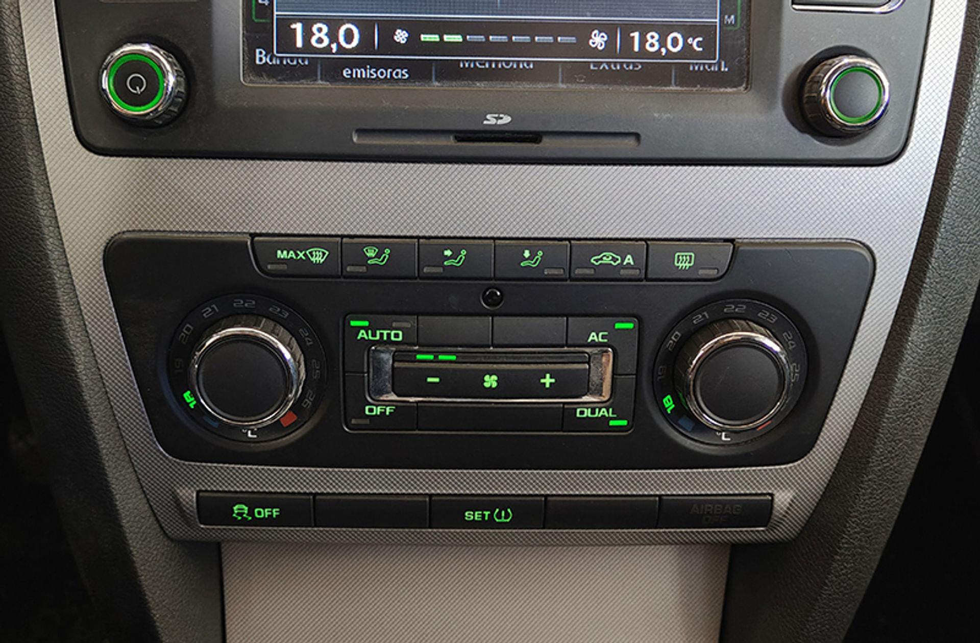 Škoda Octavia 1.8 TSI Executive - foto 24