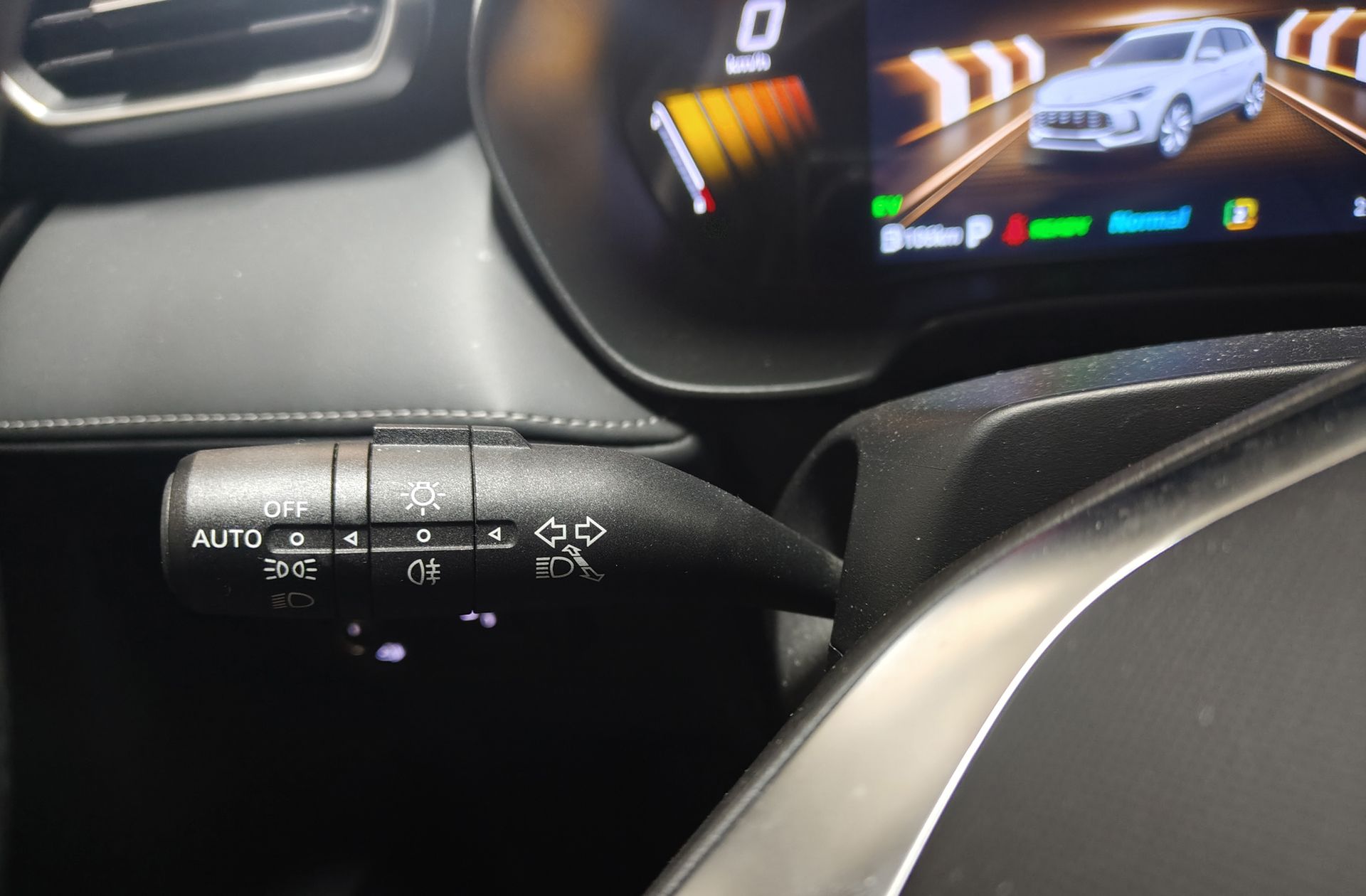 MG ZS 1.5 Hybrid+ Luxury - foto 24