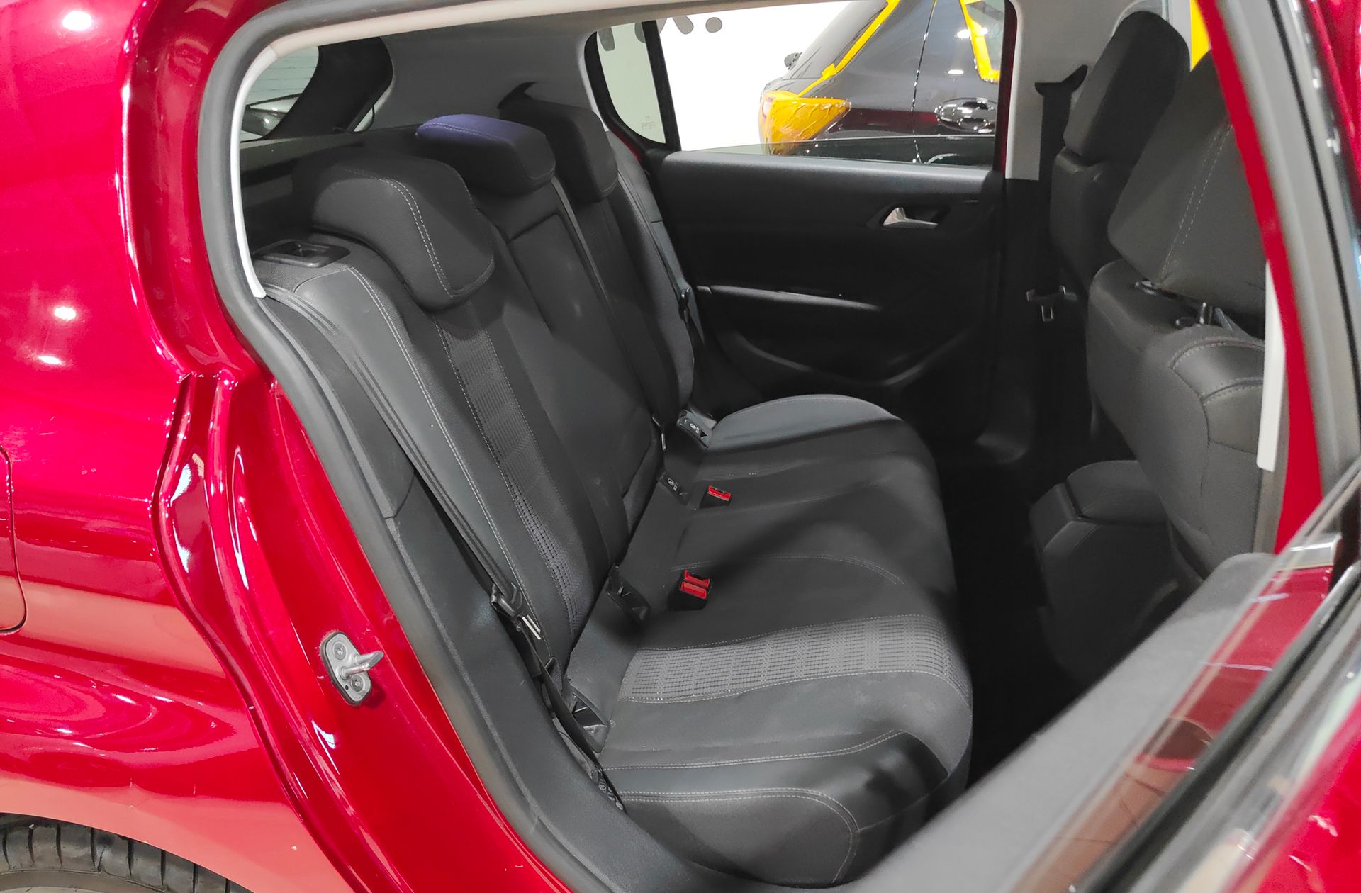 Peugeot 308 BlueHDi 130 Allure - foto 16