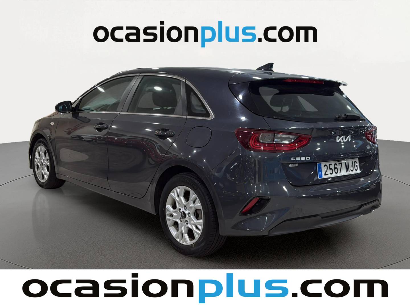 Foto trasera KIA Ceed KIA Ceed 1.6 MHEV iMT Drive (136 CV) izquierda