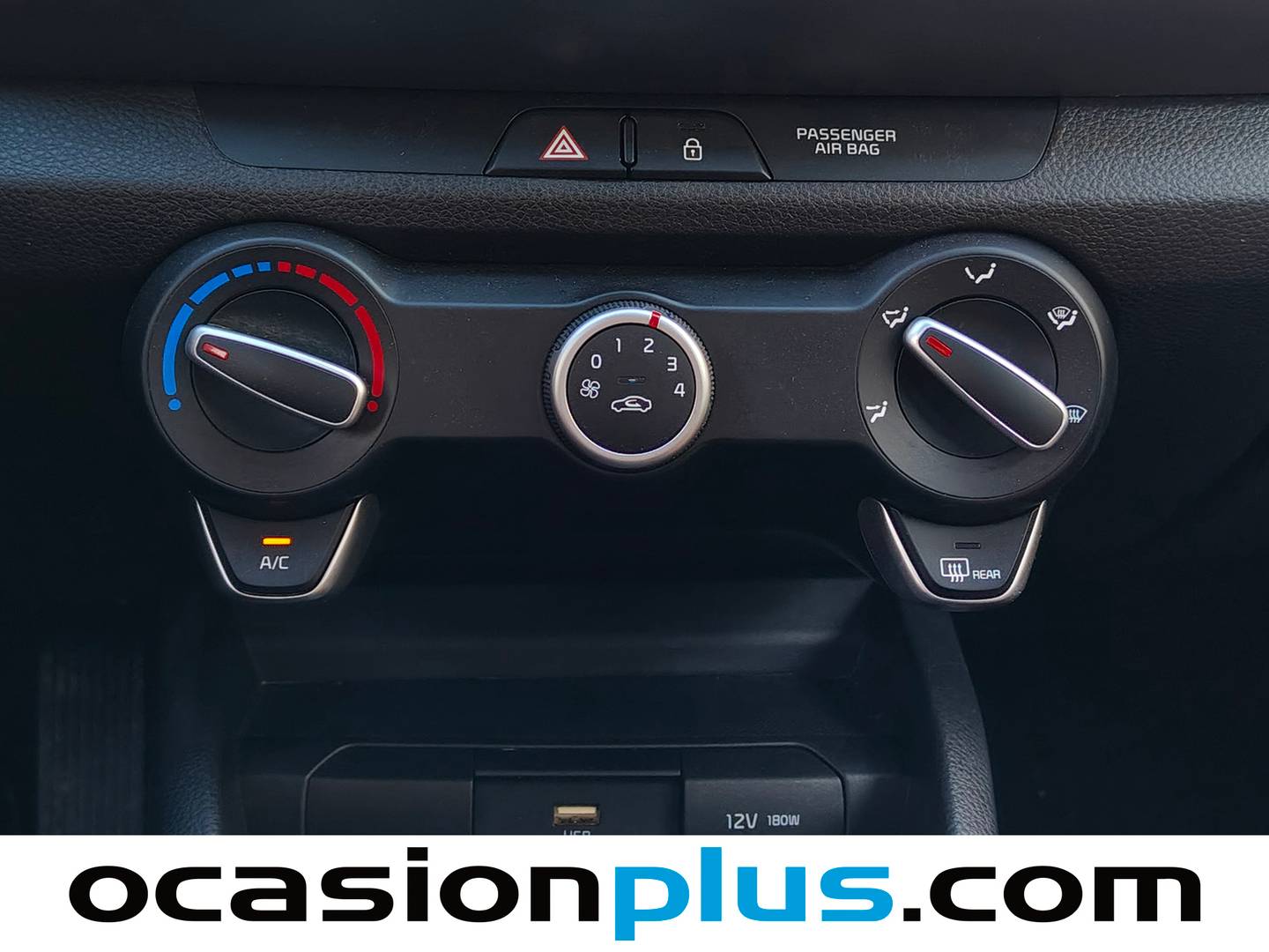 Foto KIA Stonic Kia Stonic 1.0 T-GDi MHEV iMT Concept (100 CV)