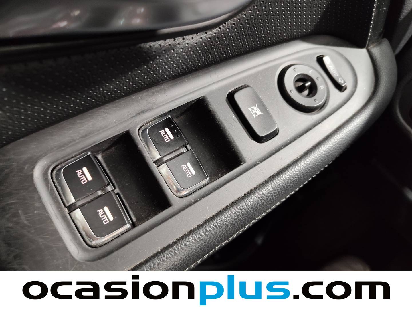 KIA Carens KIA Carens 1.6 GDi UEFA Euro 2016 Eco-Dynamics (135 CV) gasolina