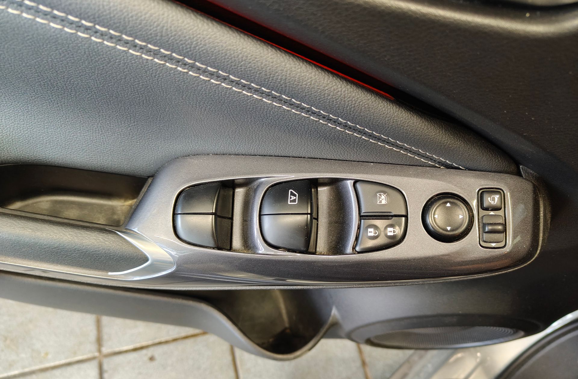Nissan Juke DIG-T Tekna - foto 27