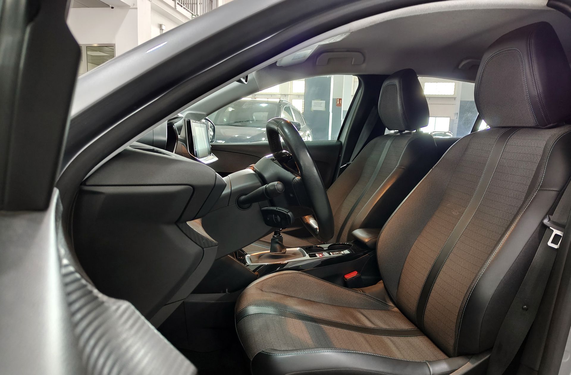 Peugeot 208 PureTech 100 Allure - foto 10