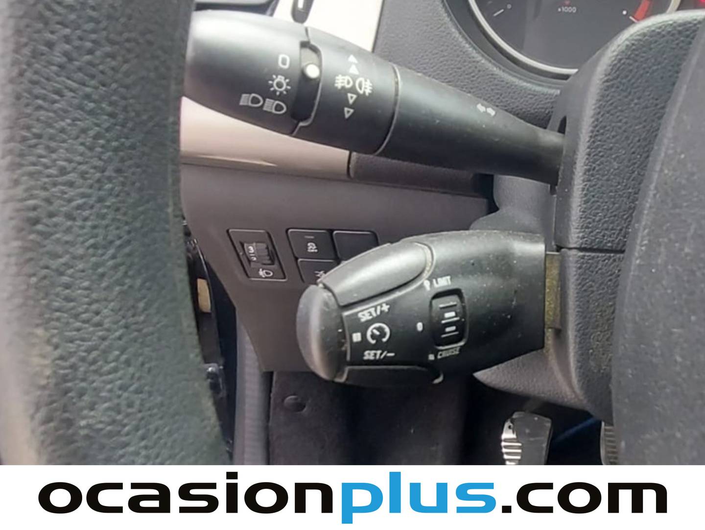 Extras y acabados del Citroën C-Elysée Citroën C-Elysee BlueHDi 100 Feel (100 CV)