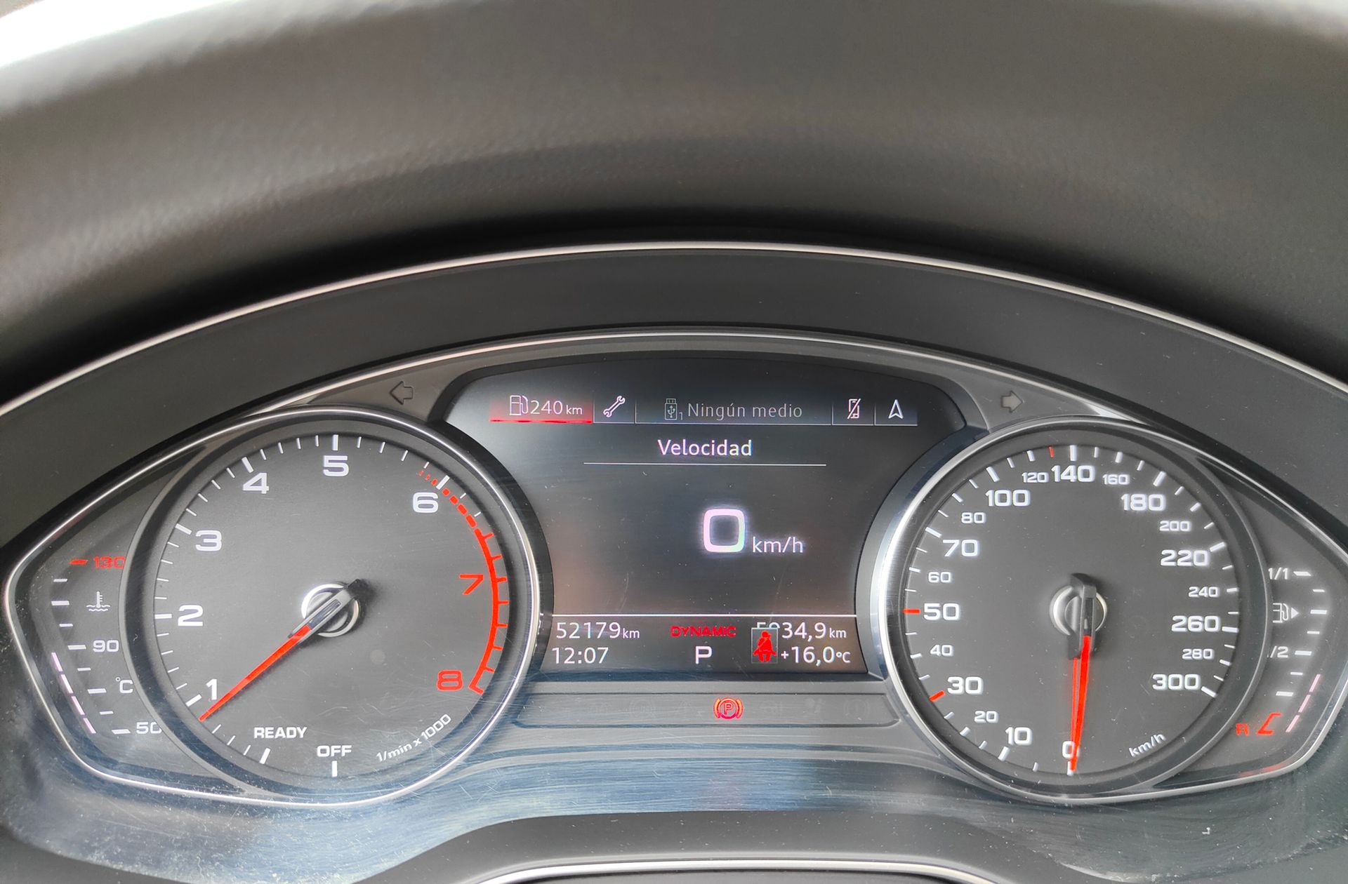 Audi A4 Avant Black Line 35 TFSI S Tronic - foto 23
