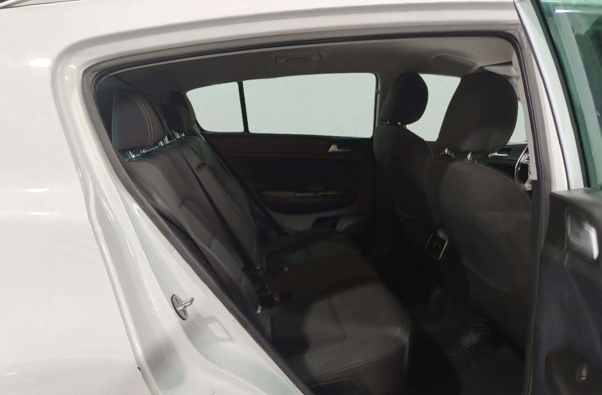 Kia Sportage 1.6 GDi x-Tech17 4x2 - foto 13