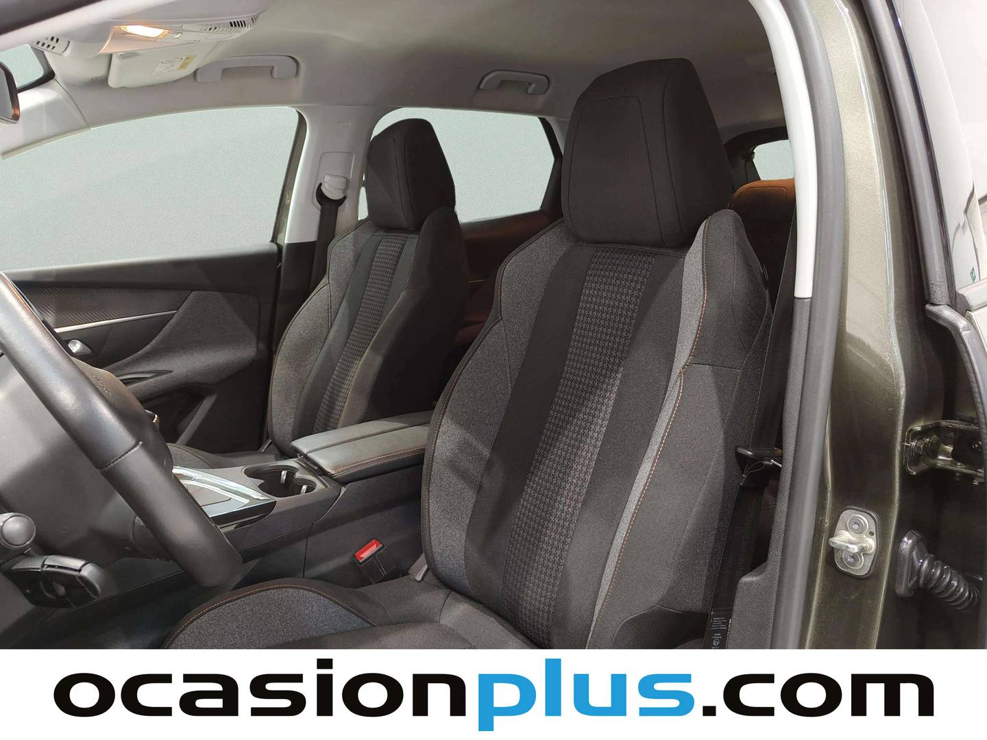 Foto asientos delanteros Peugeot 3008 Peugeot 3008 BlueHDI 130 S&S Active (130 CV)