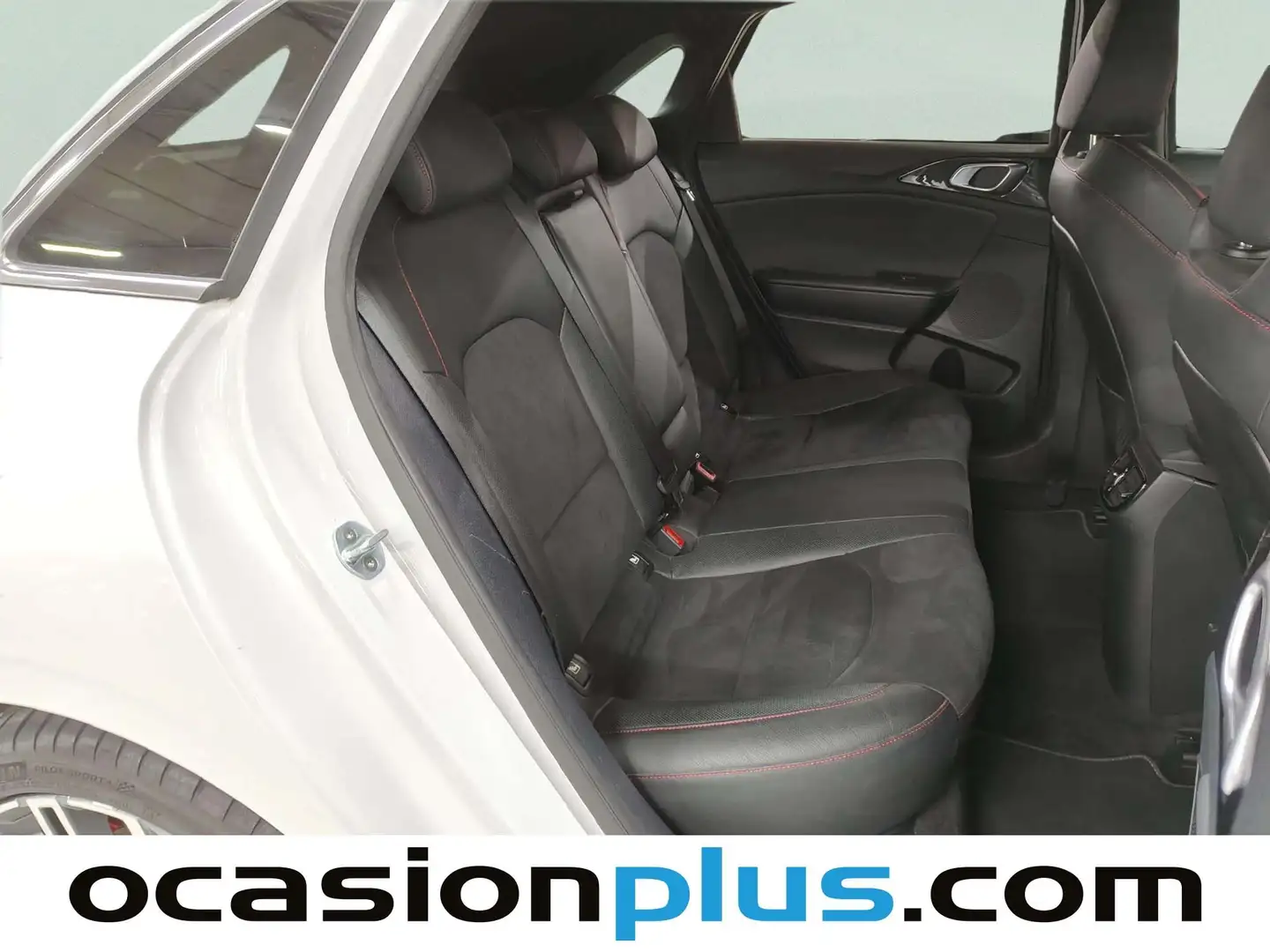 Foto KIA Ceed Kia Ceed 1.6 T-GDi GT (204 CV)