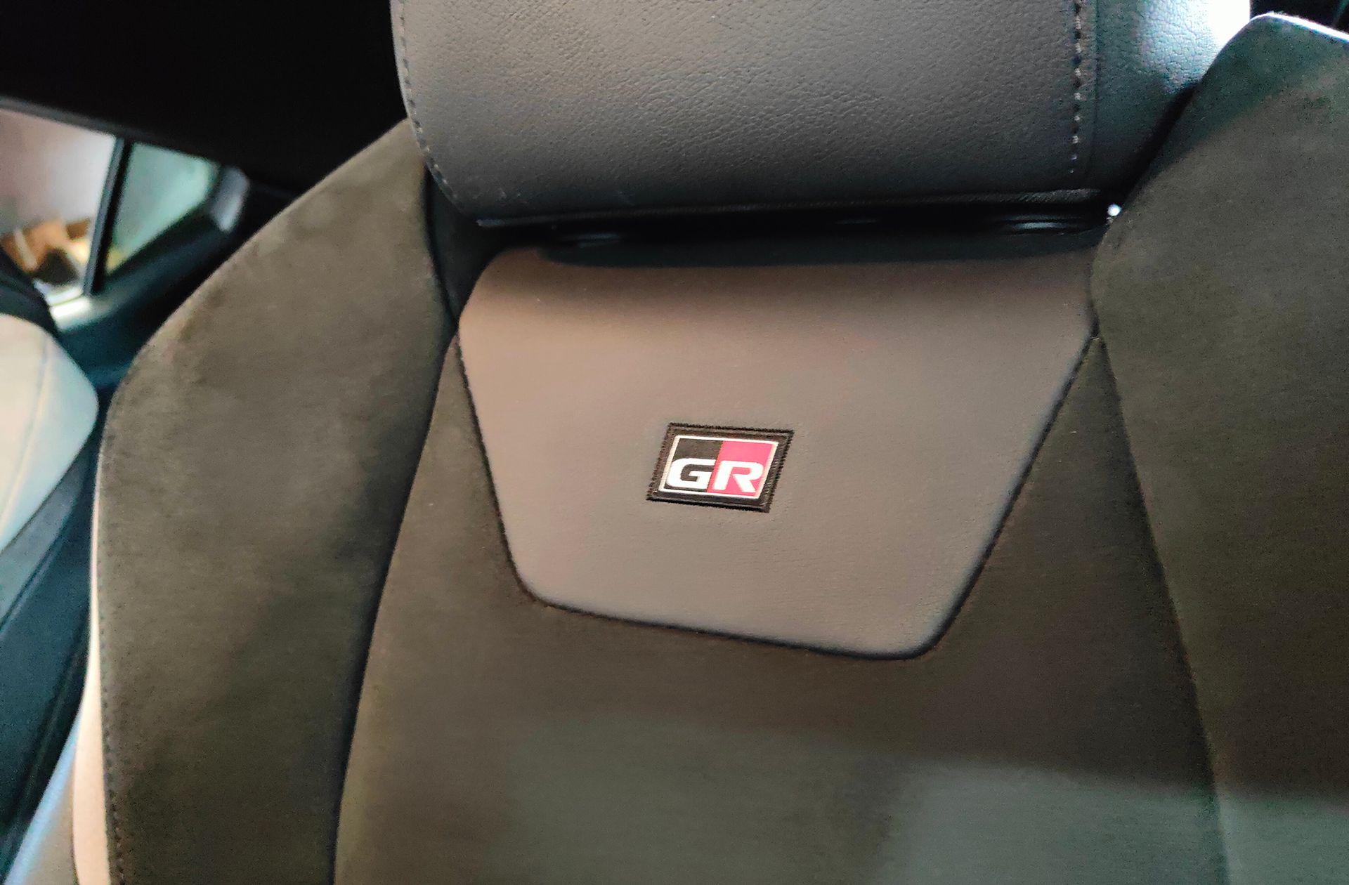 Toyota C-HR 180H GR Sport - foto 7
