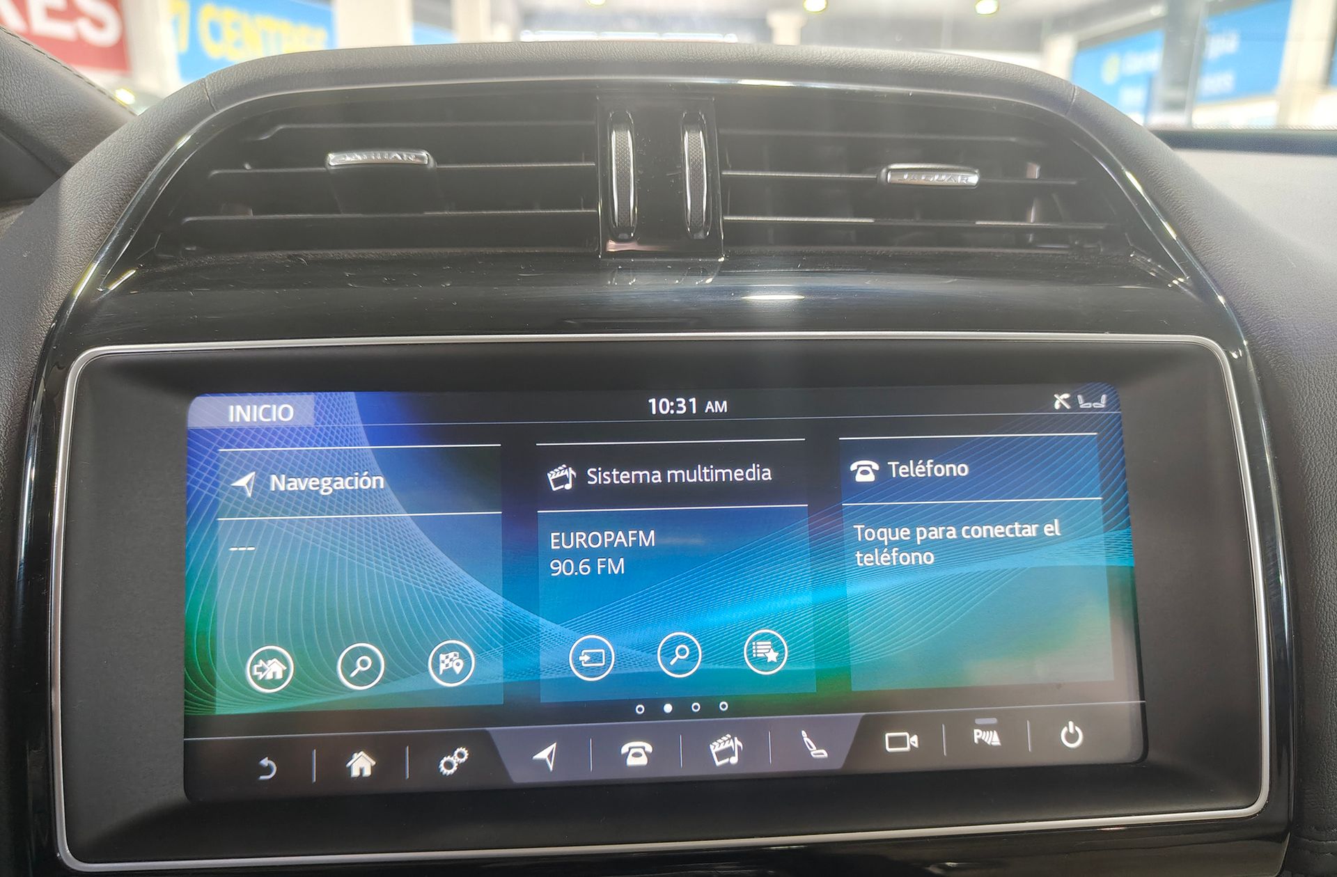 Jaguar F-Pace 2.0T i4 Prestige AWD - foto 32