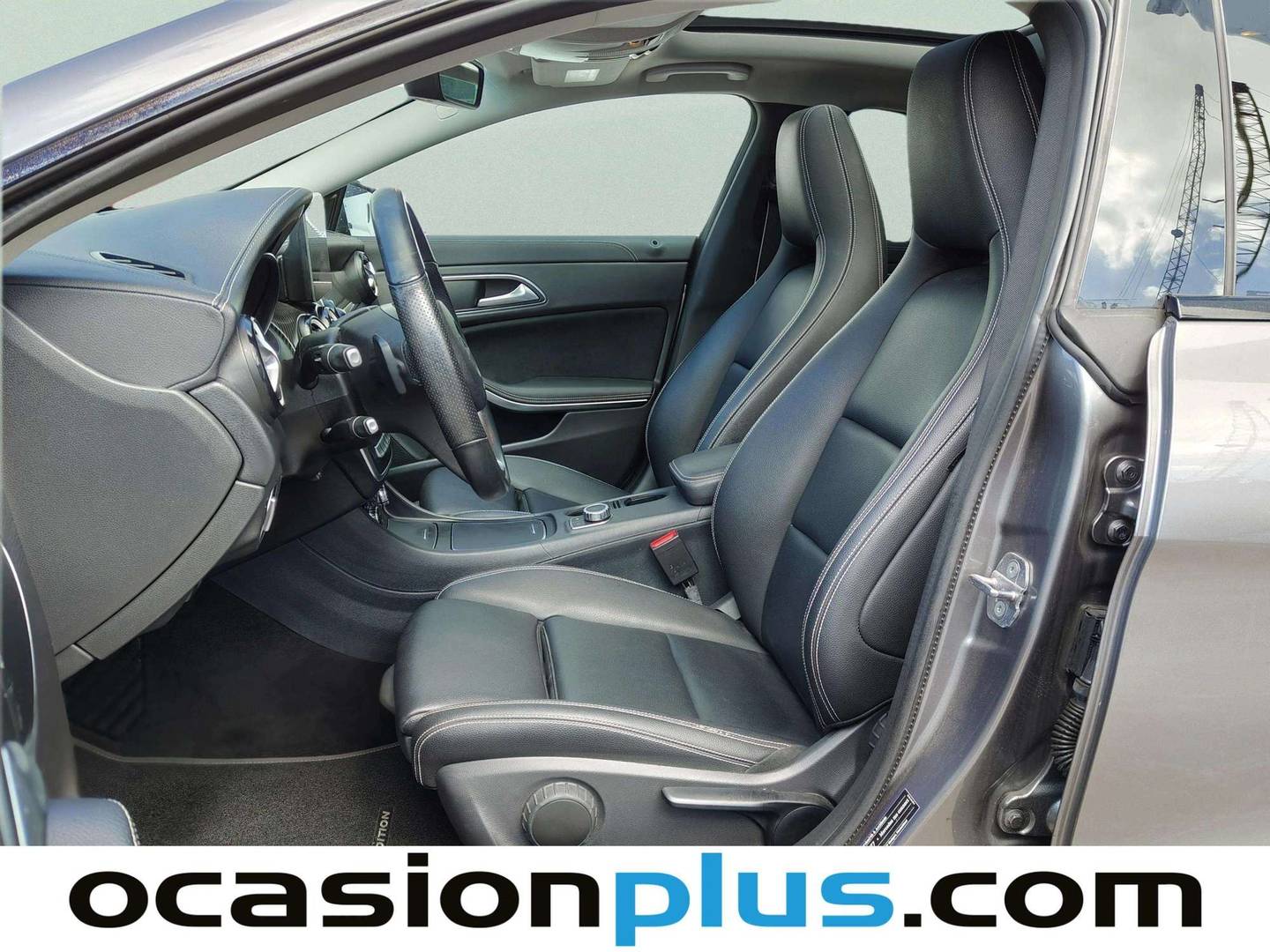 Foto asientos delanteros Mercedes CLA Mercedes CLA Shooting Brake 200 d (136 CV) Pack AMG