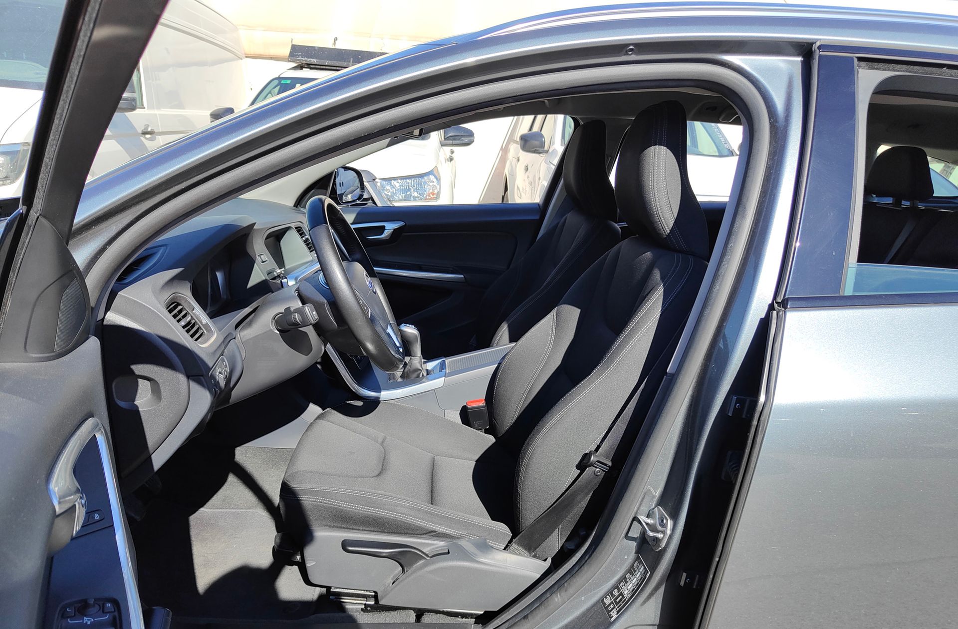 Volvo V60 D3 Kinetic - foto 9
