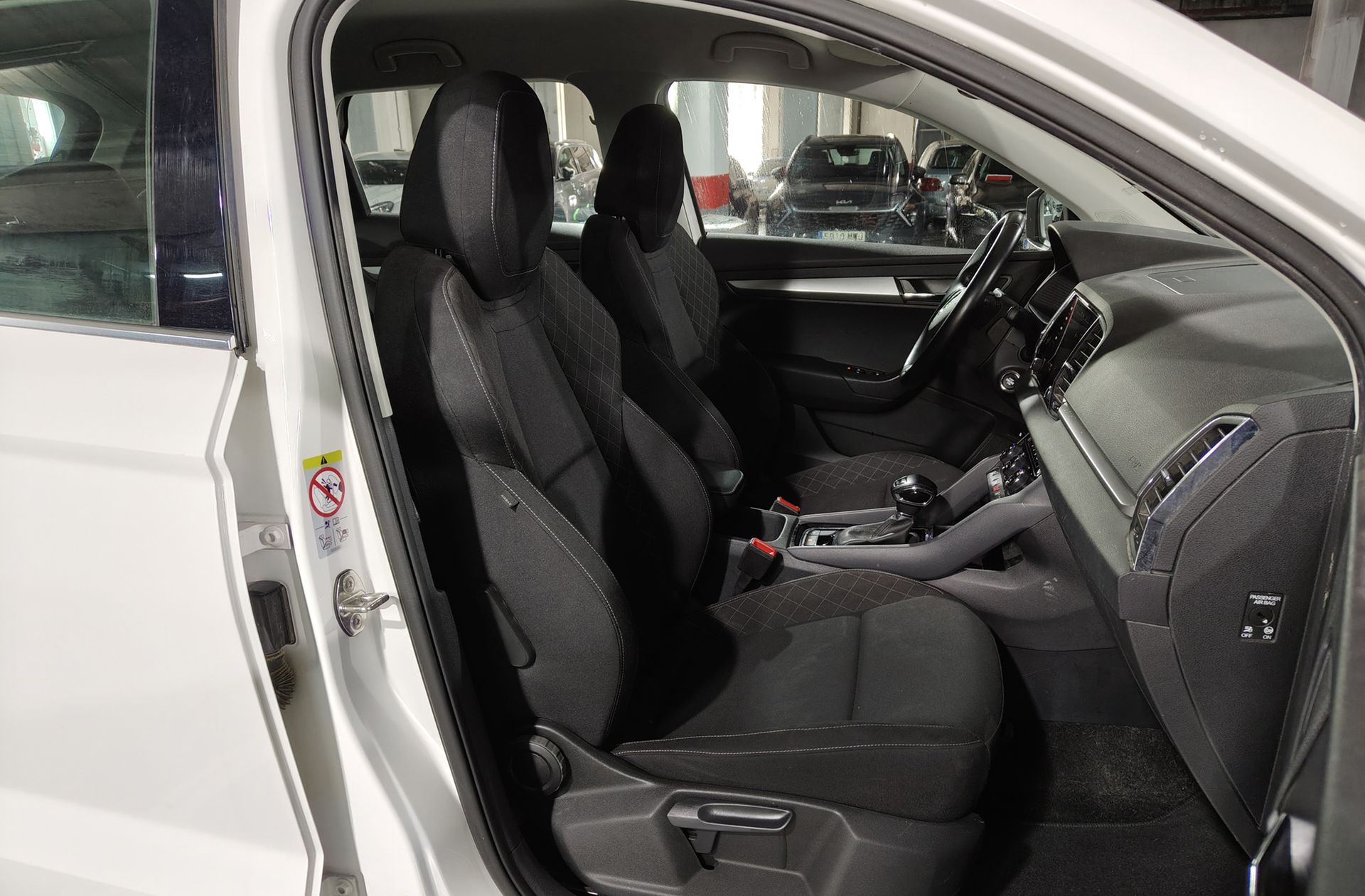 Škoda Karoq 2.0 TDI Ambition 4x4 DSG - foto 17