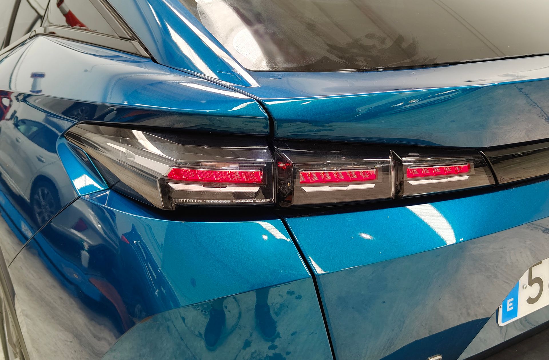 Peugeot 408 Allure Hybrid eDCS6 - foto 16