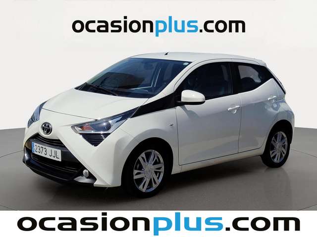 Toyota Aygo 1.0 70 x-play (69 CV) de segunda mano