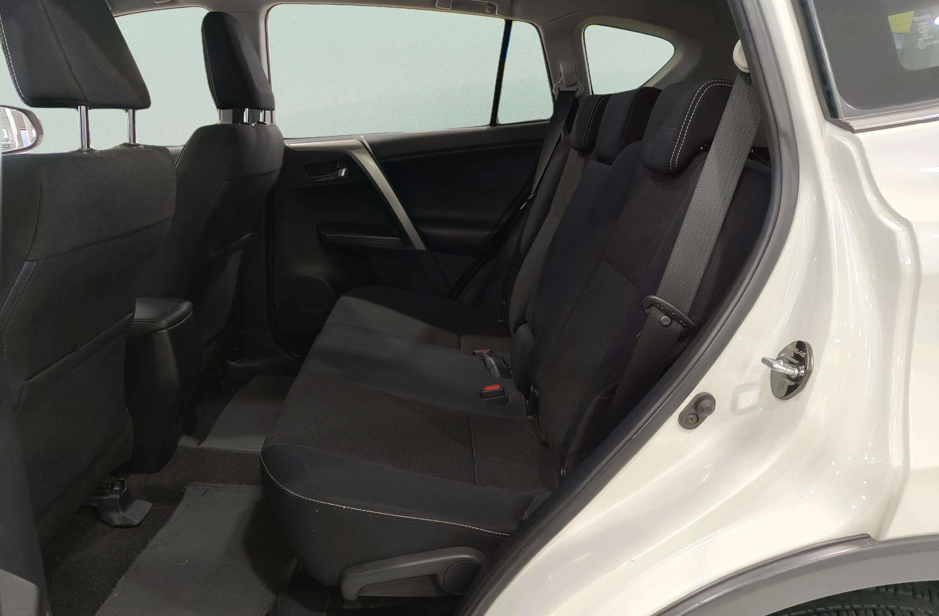 Toyota RAV4 150D 2WD Advance - foto 10