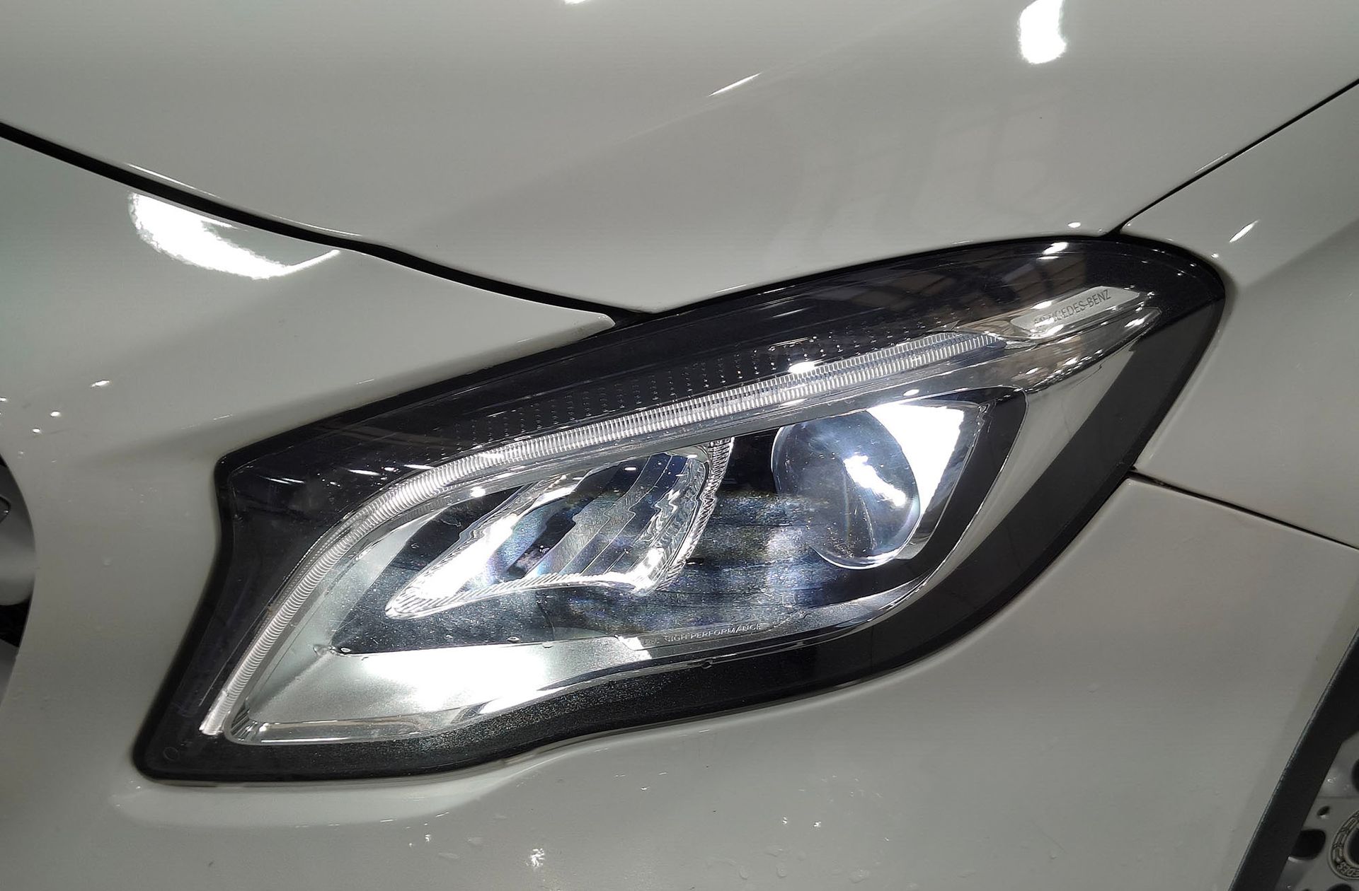Mercedes-Benz GLA 220d 4Matic - foto 13