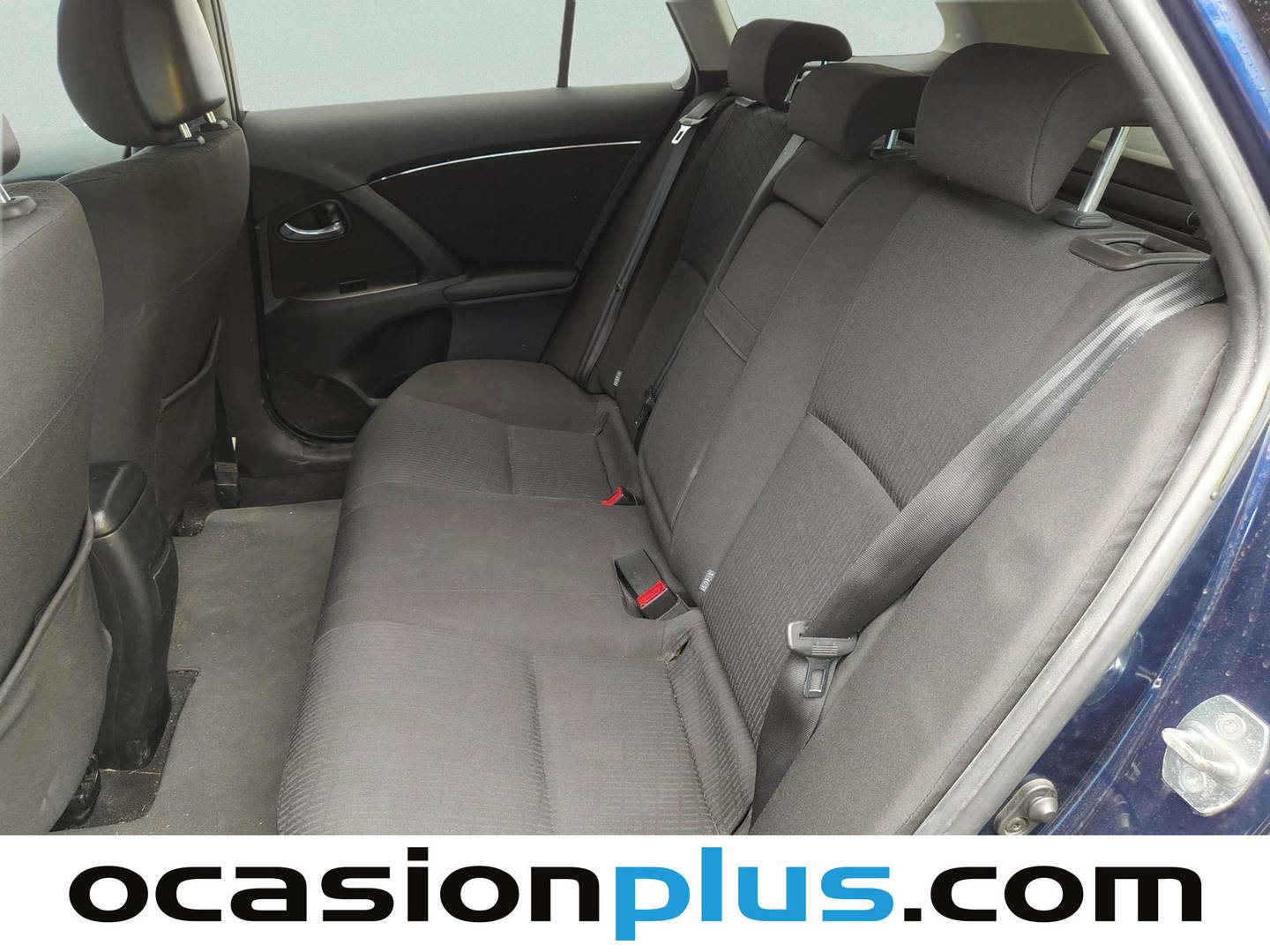 Foto asientos traseros Toyota Avensis Toyota Avensis 2.2 D-4D Cross Sport Advance (150 CV)