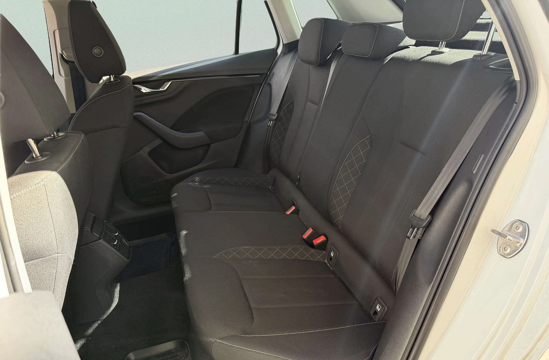 Škoda Kamiq 1.0 TSI Ambition - foto 11