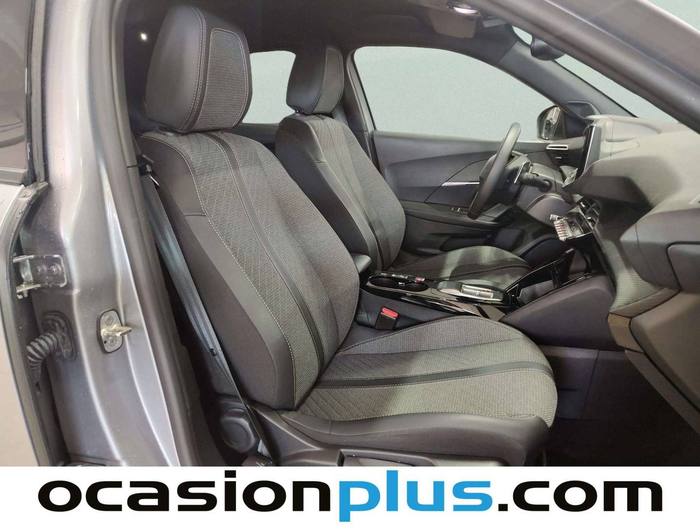 Peugeot 2008 Peugeot 2008 Allure Hybrid eDCS6 (136 CV) km 0